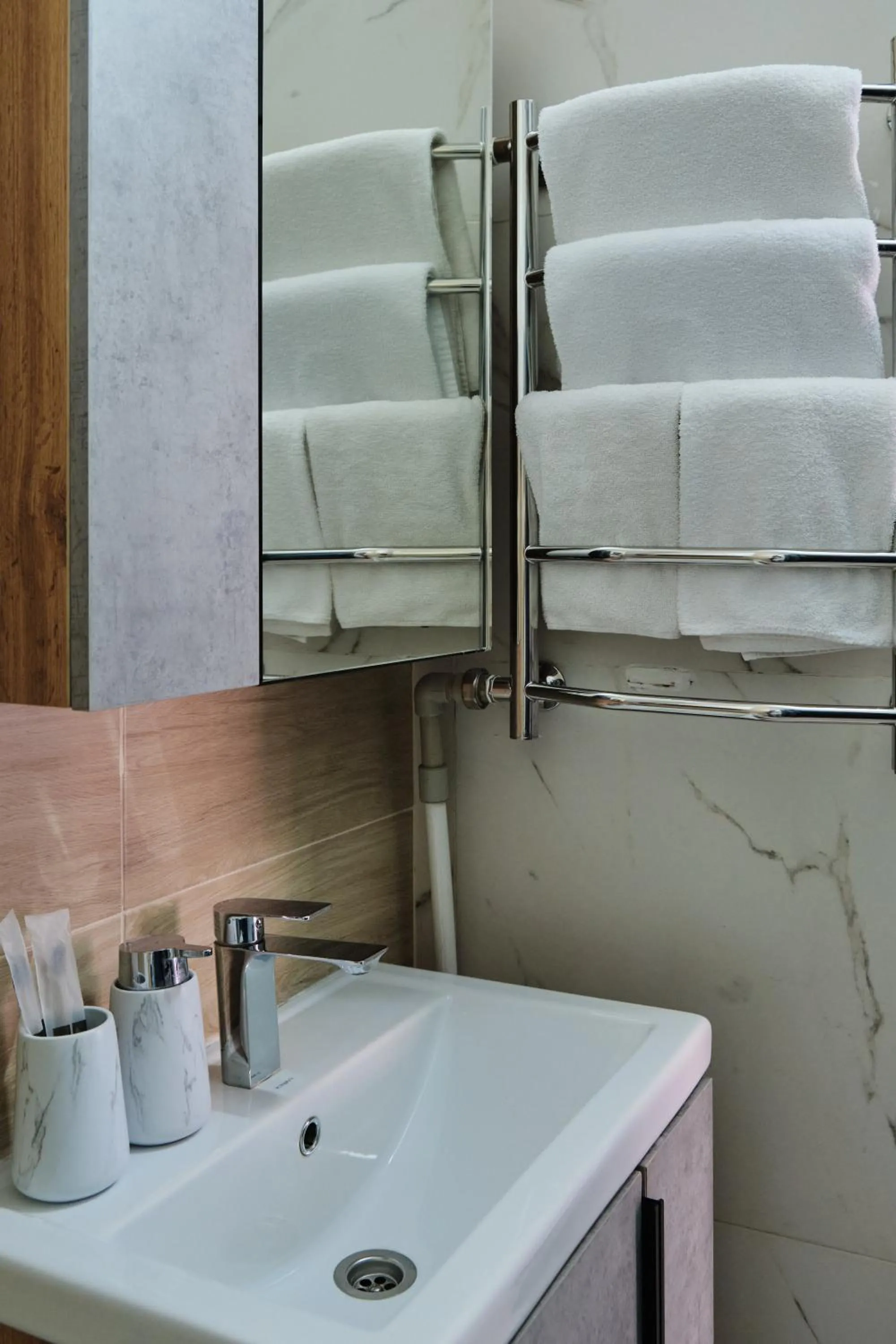 Seven City Apartments