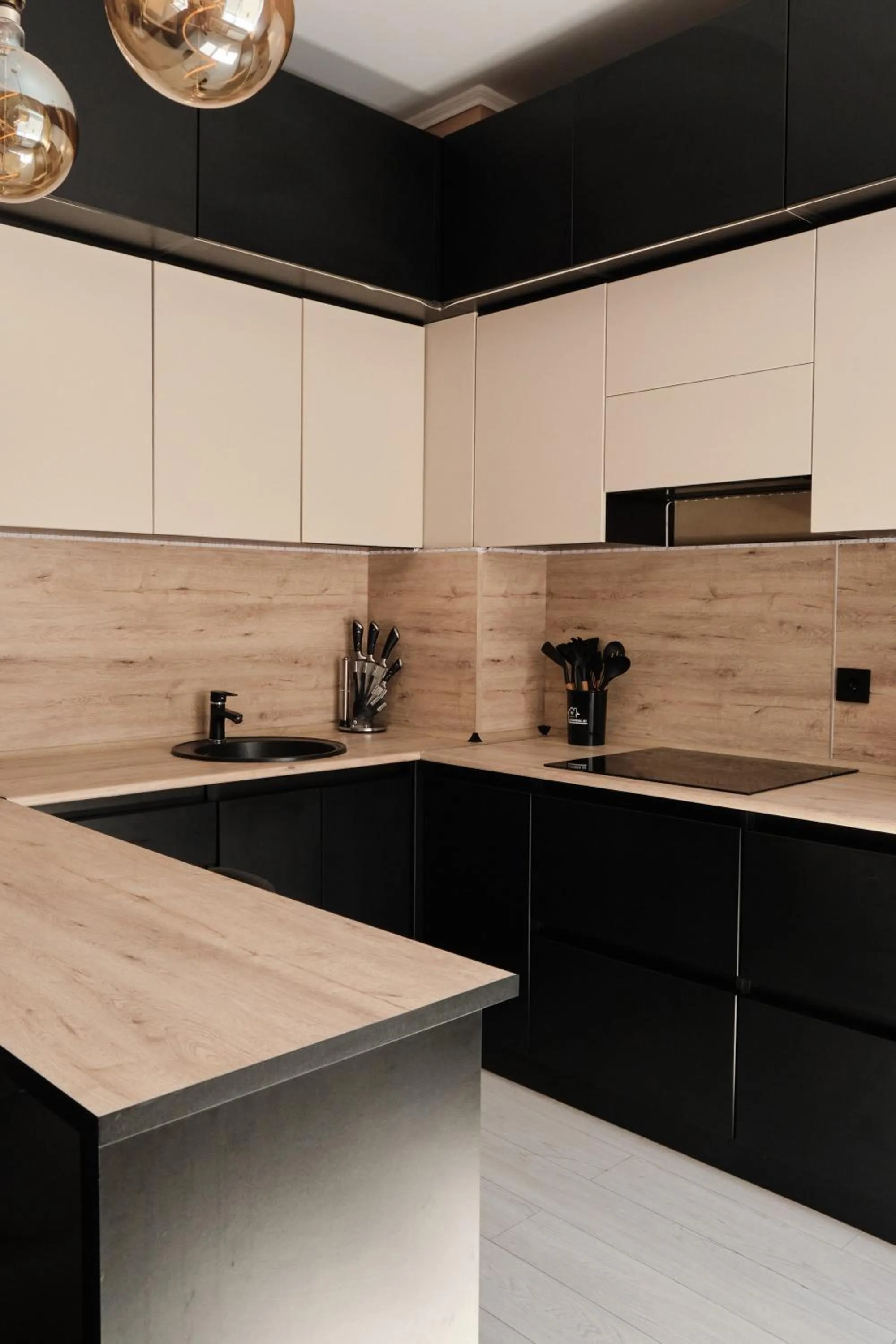 Seven City Apartments