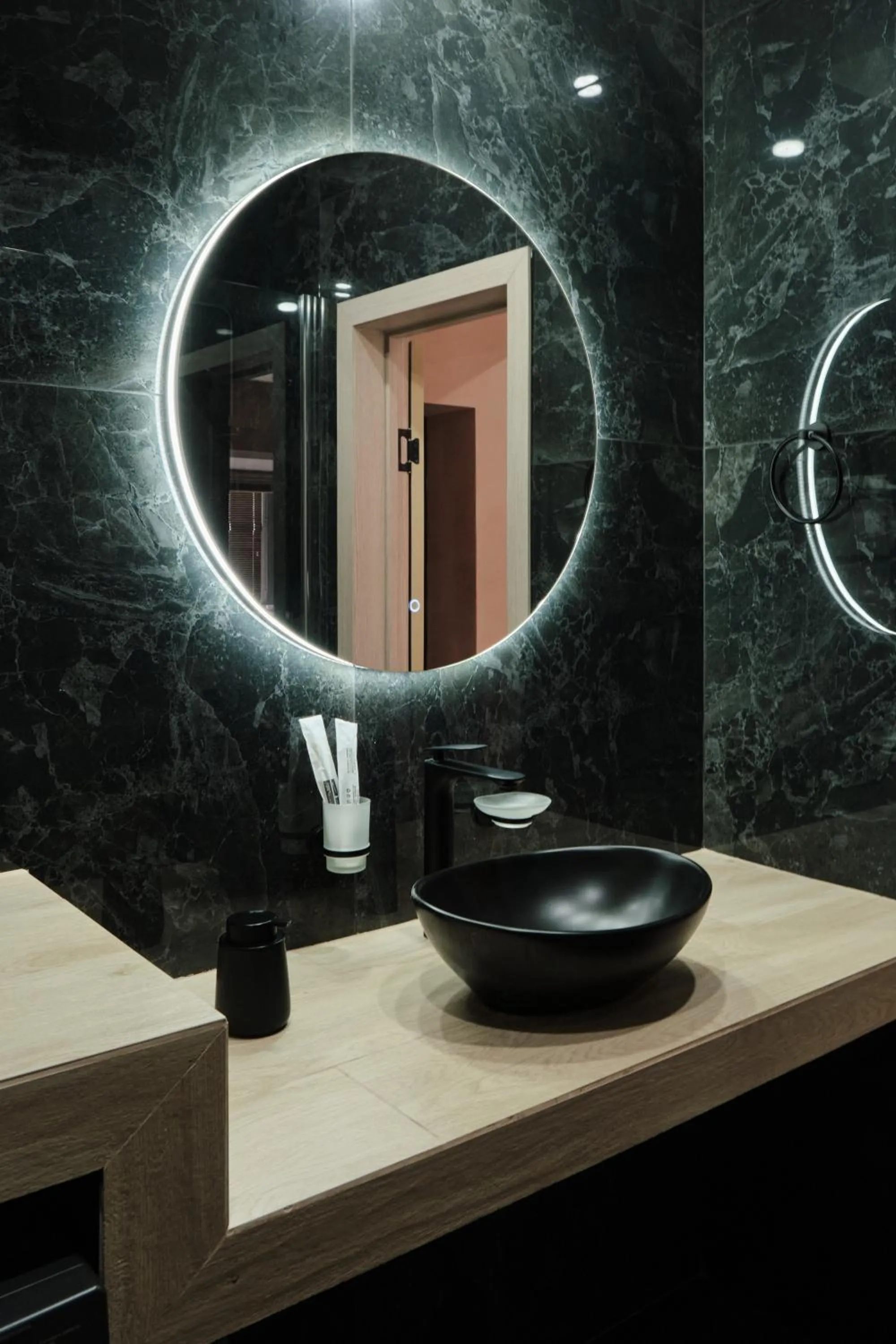 Seven City Apartments