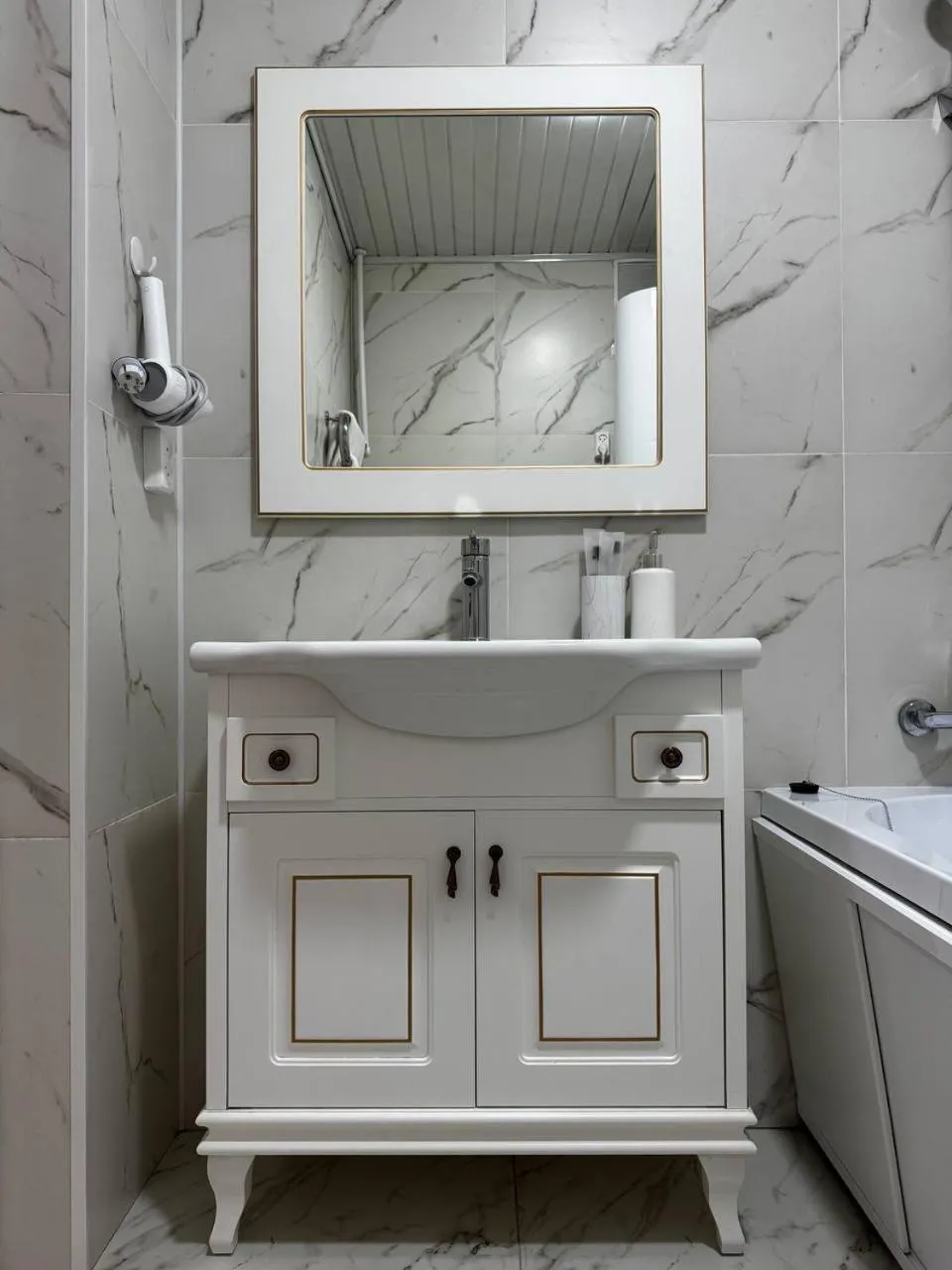 Seven City Apartments