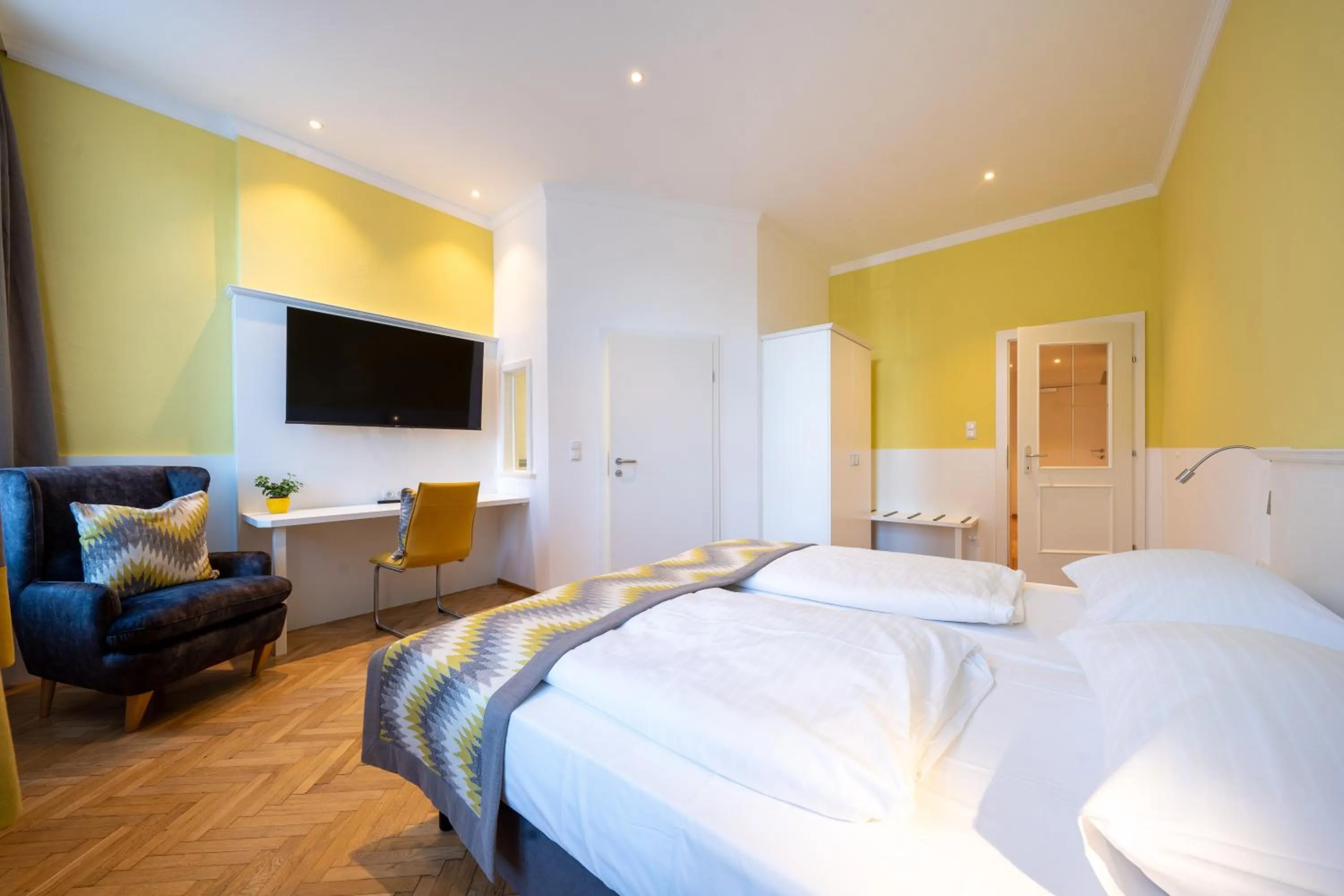 Bed in Hotel Unter den Linden