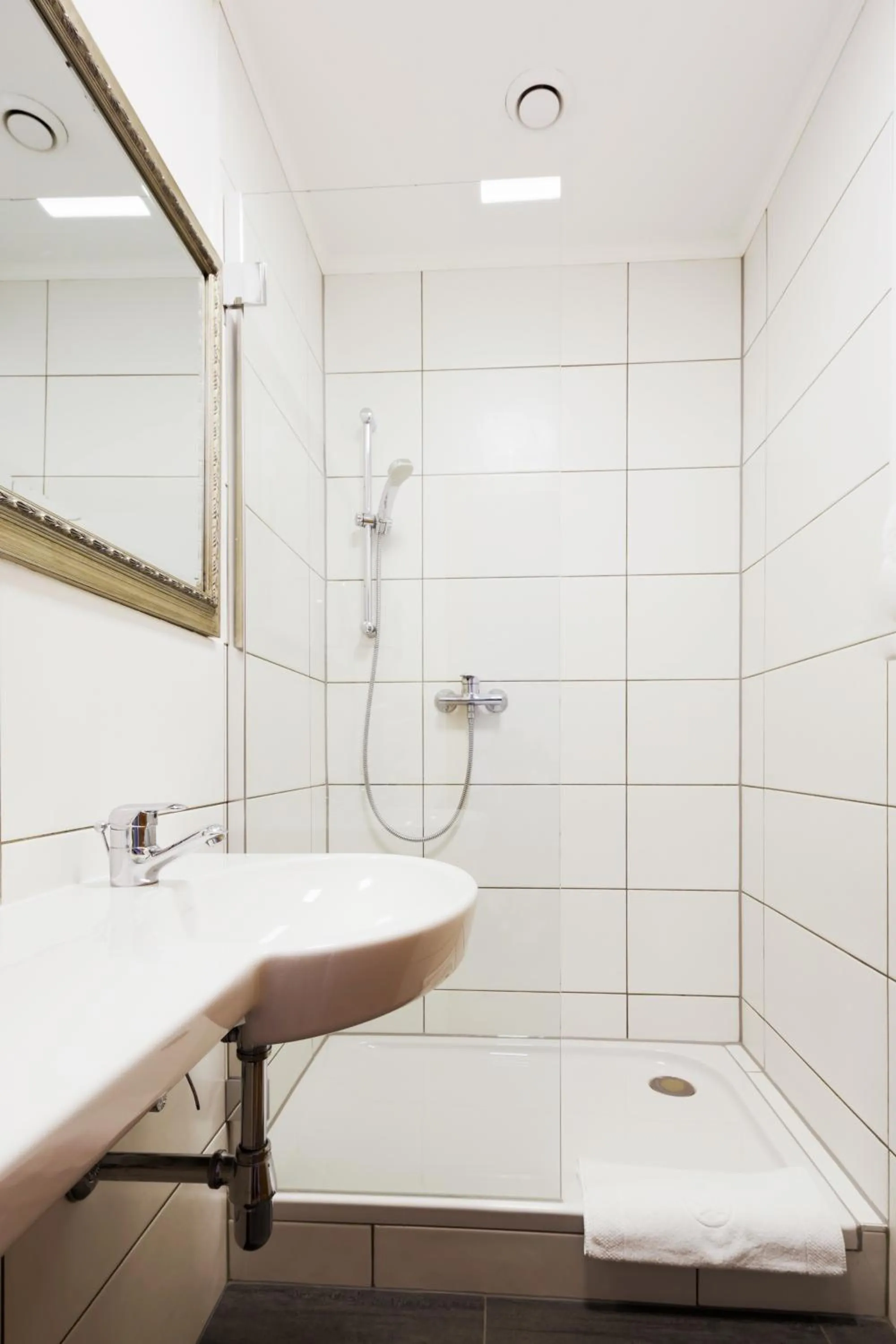 Bathroom in Hotel Unter den Linden