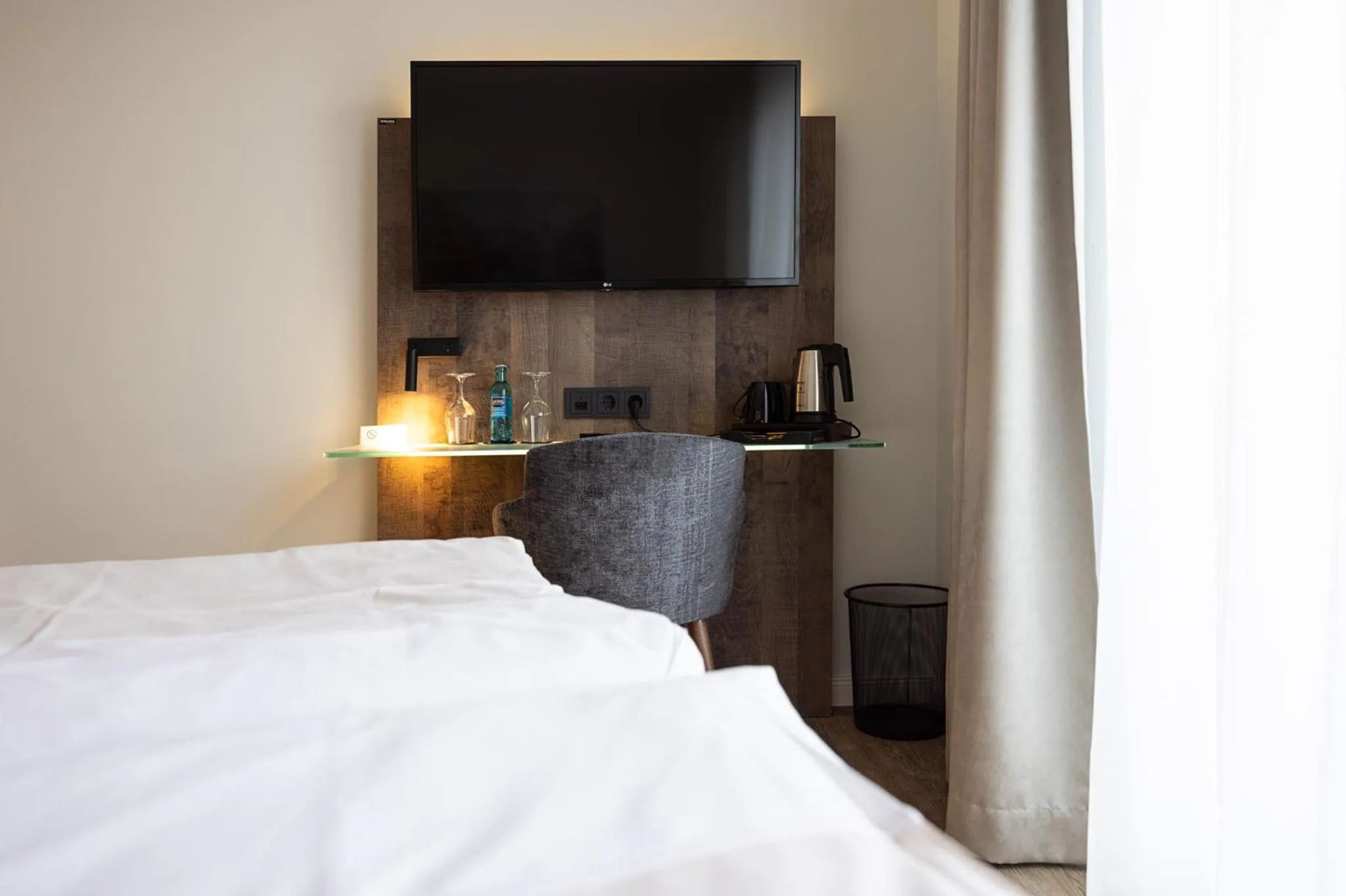 Seating area, Bed in Hotel Alte Mark