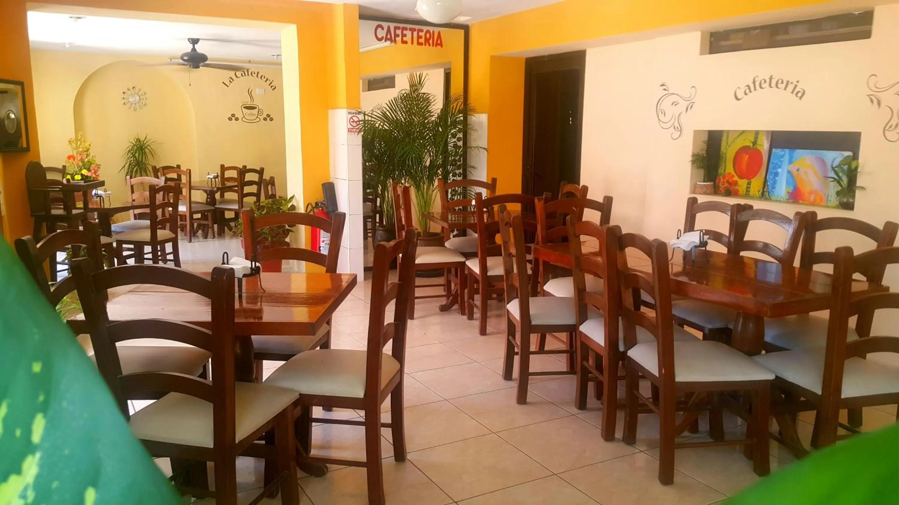 Restaurant/places to eat in Hotel El Marques