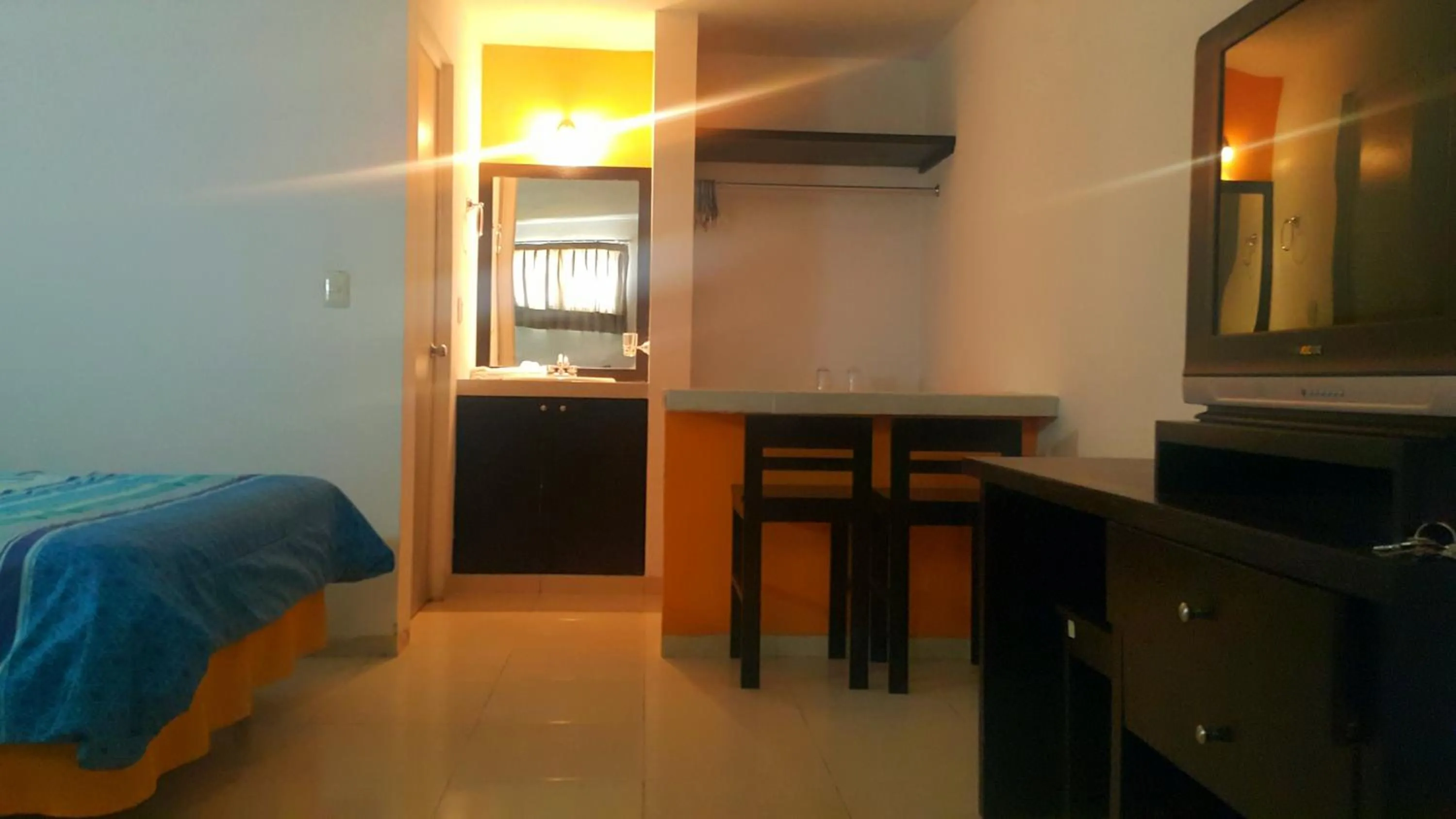 Kitchen or kitchenette, Bed in Hotel El Marques