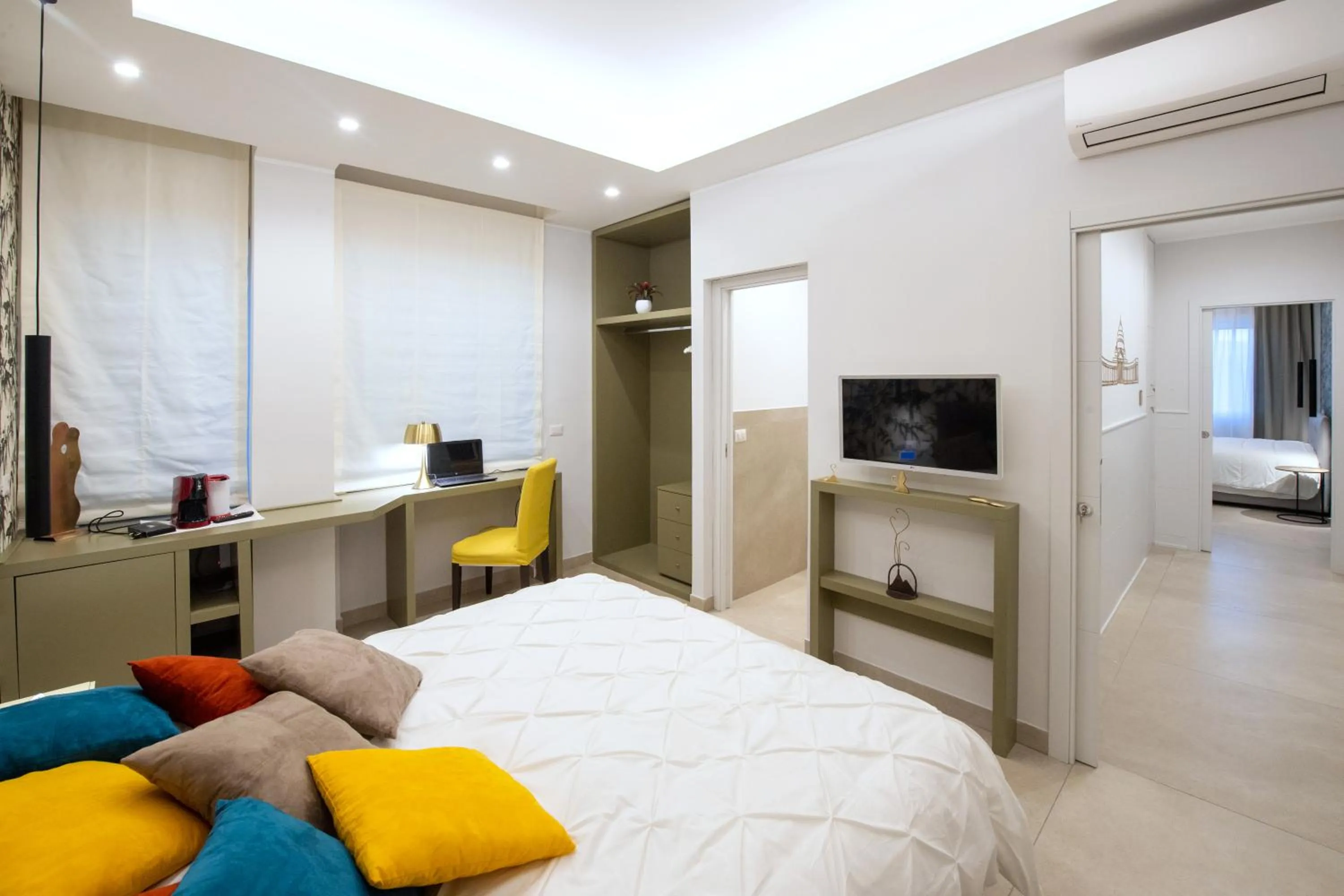 Bedroom, Bed in Napoli City Center - Appartamenti e Camere