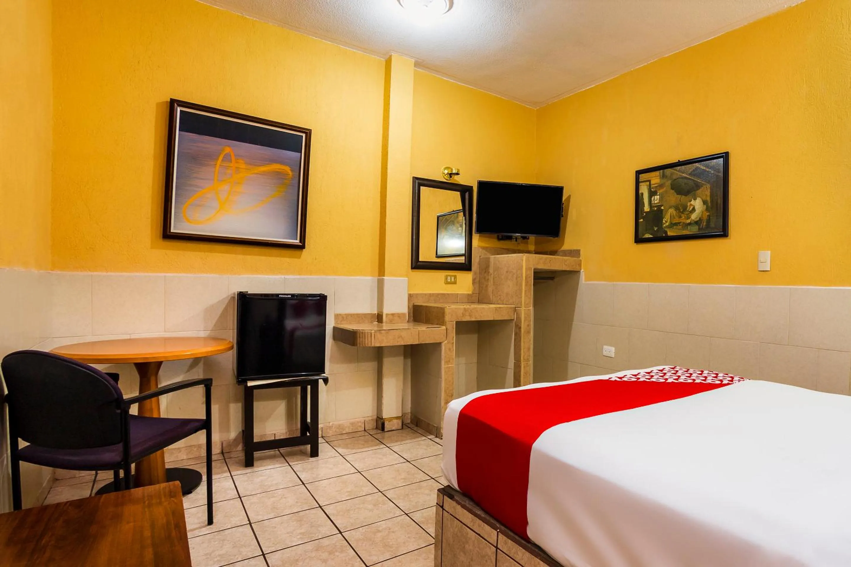 Photo of the whole room, Bed in Hotel San Marcos