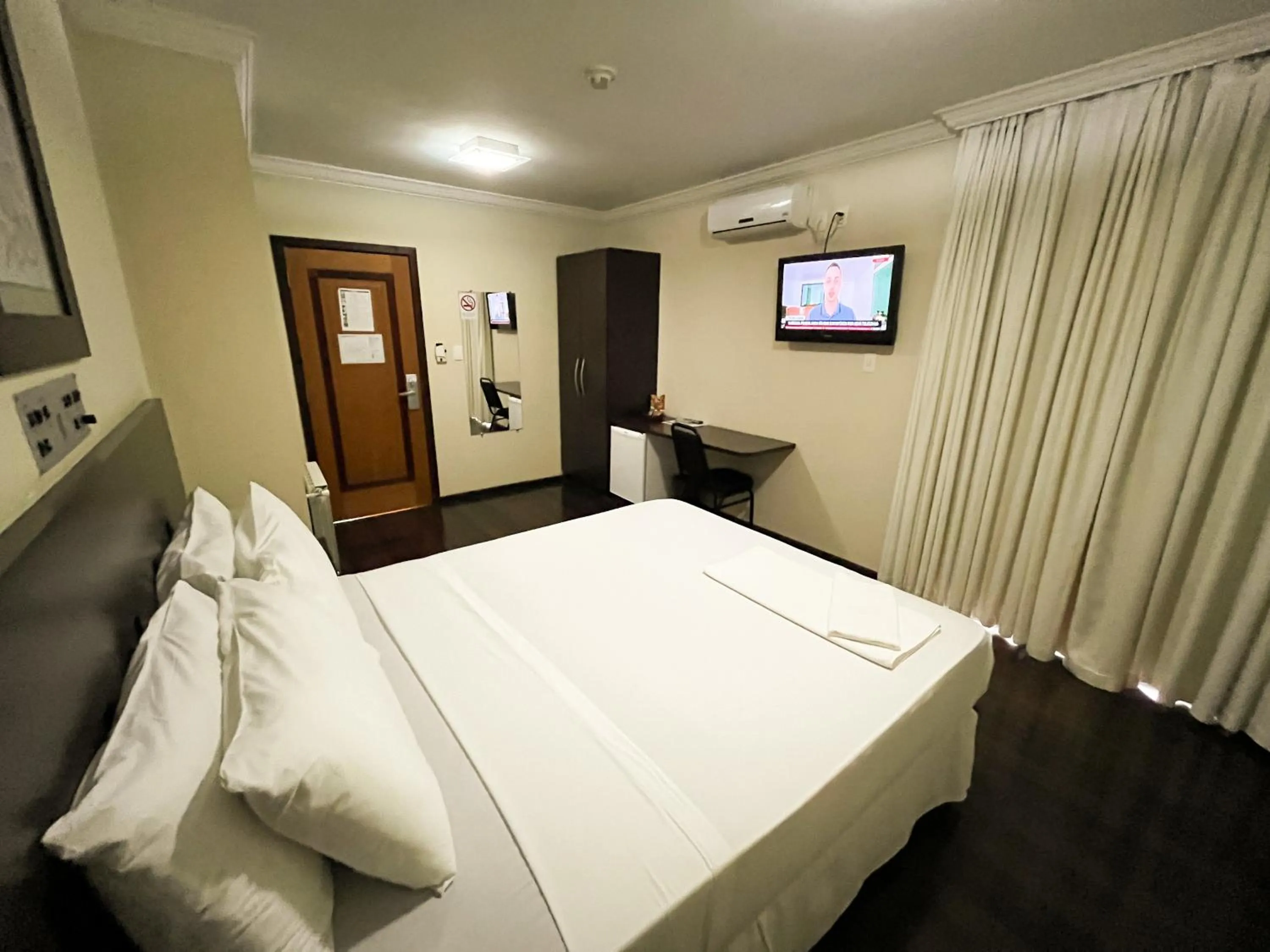 Bed in Santa Catarina Plaza Hotel