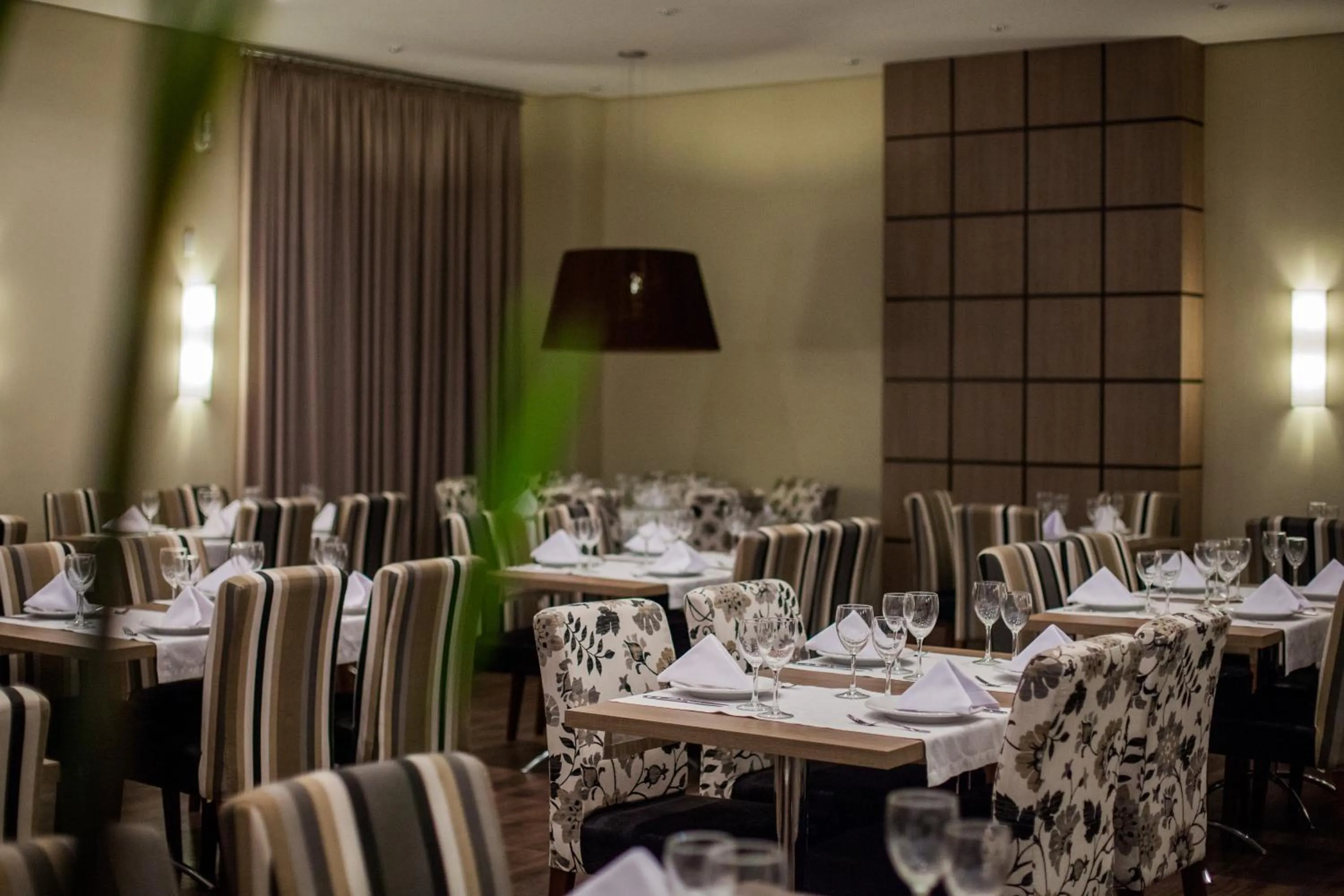 Restaurant/places to eat in Santa Catarina Plaza Hotel