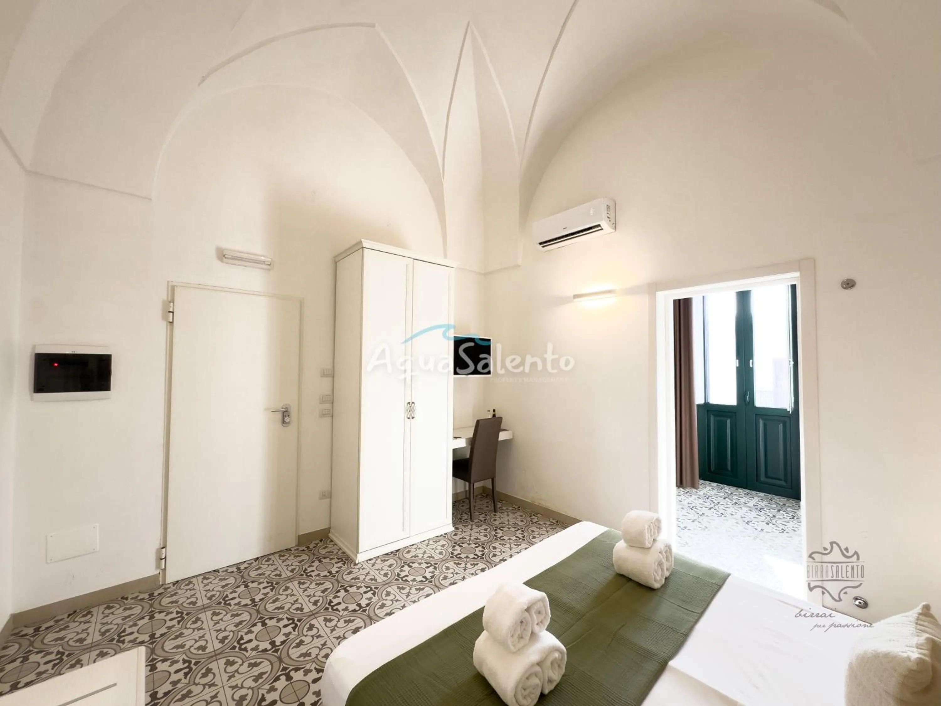 Balcony/Terrace, Bed in Casa Birra Salento