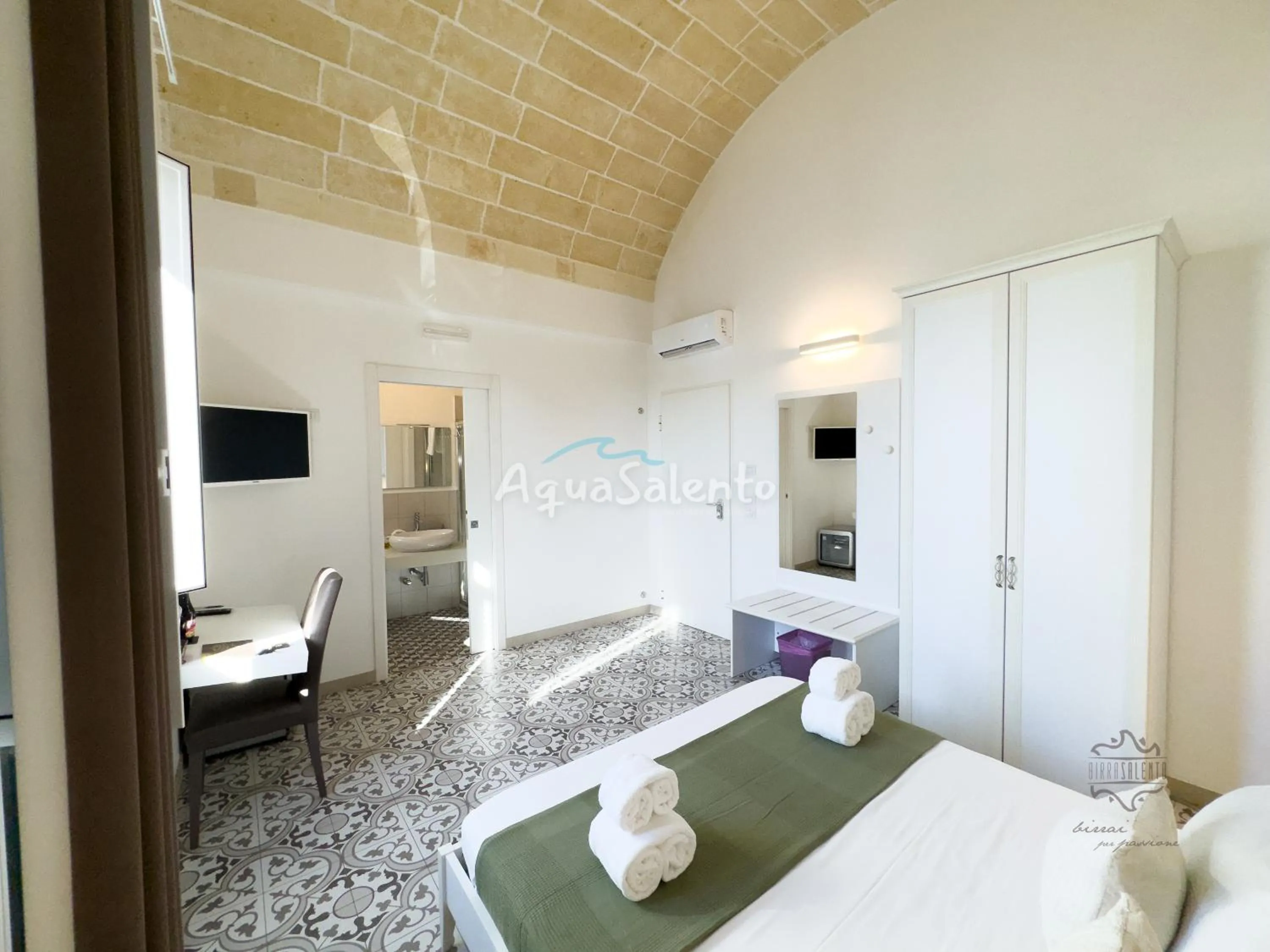 Photo of the whole room, Bed in Casa Birra Salento