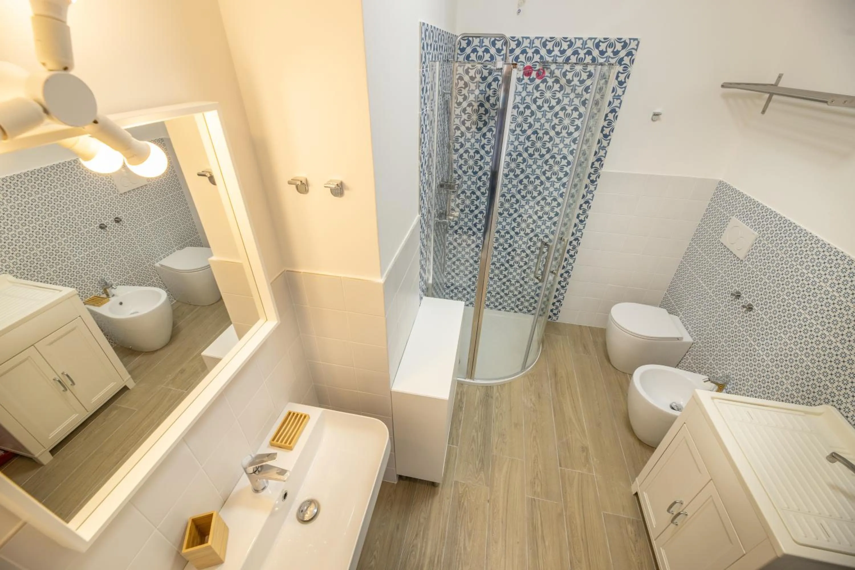 Bathroom in B&BLeucaineout