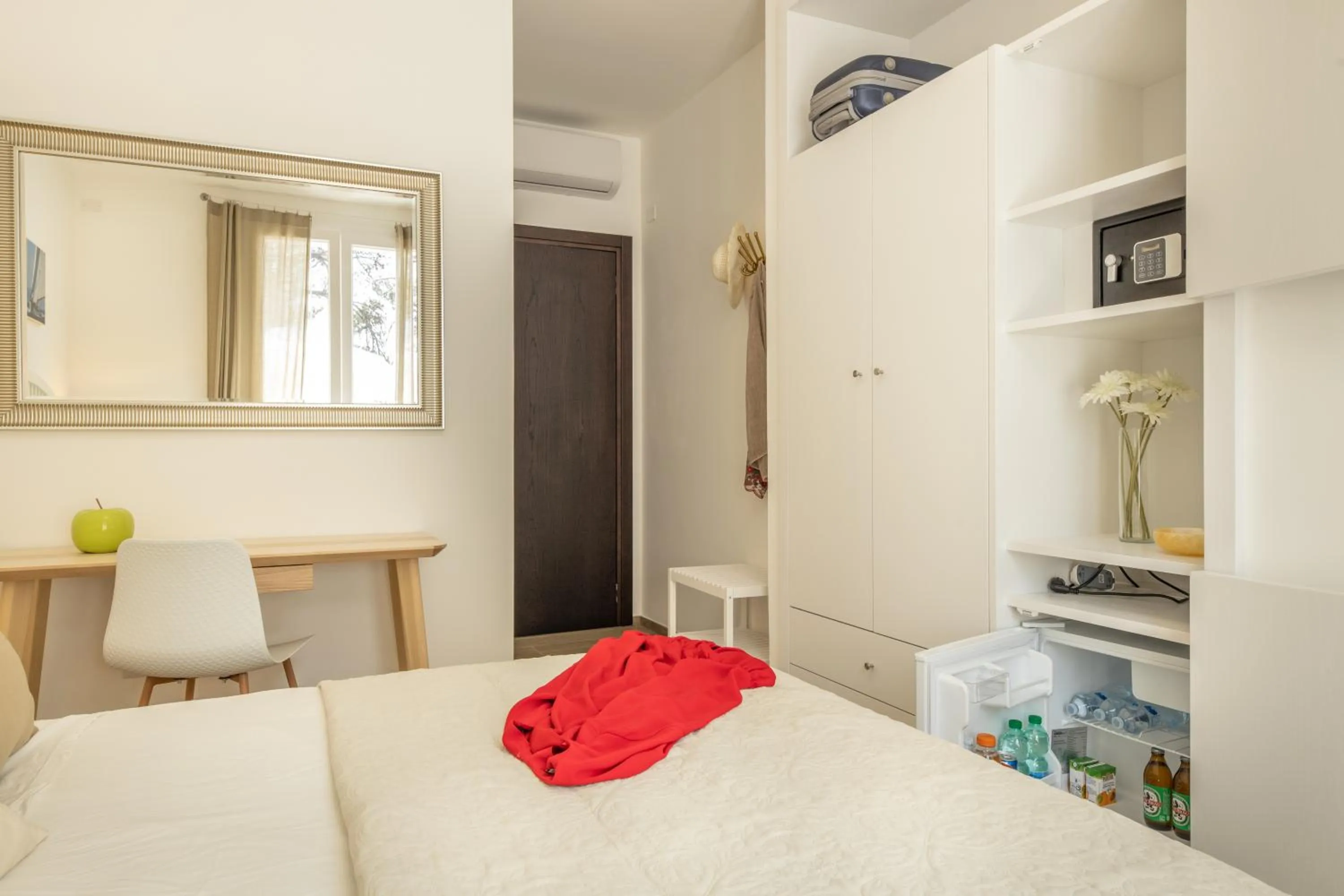 Photo of the whole room in B&BLeucaineout