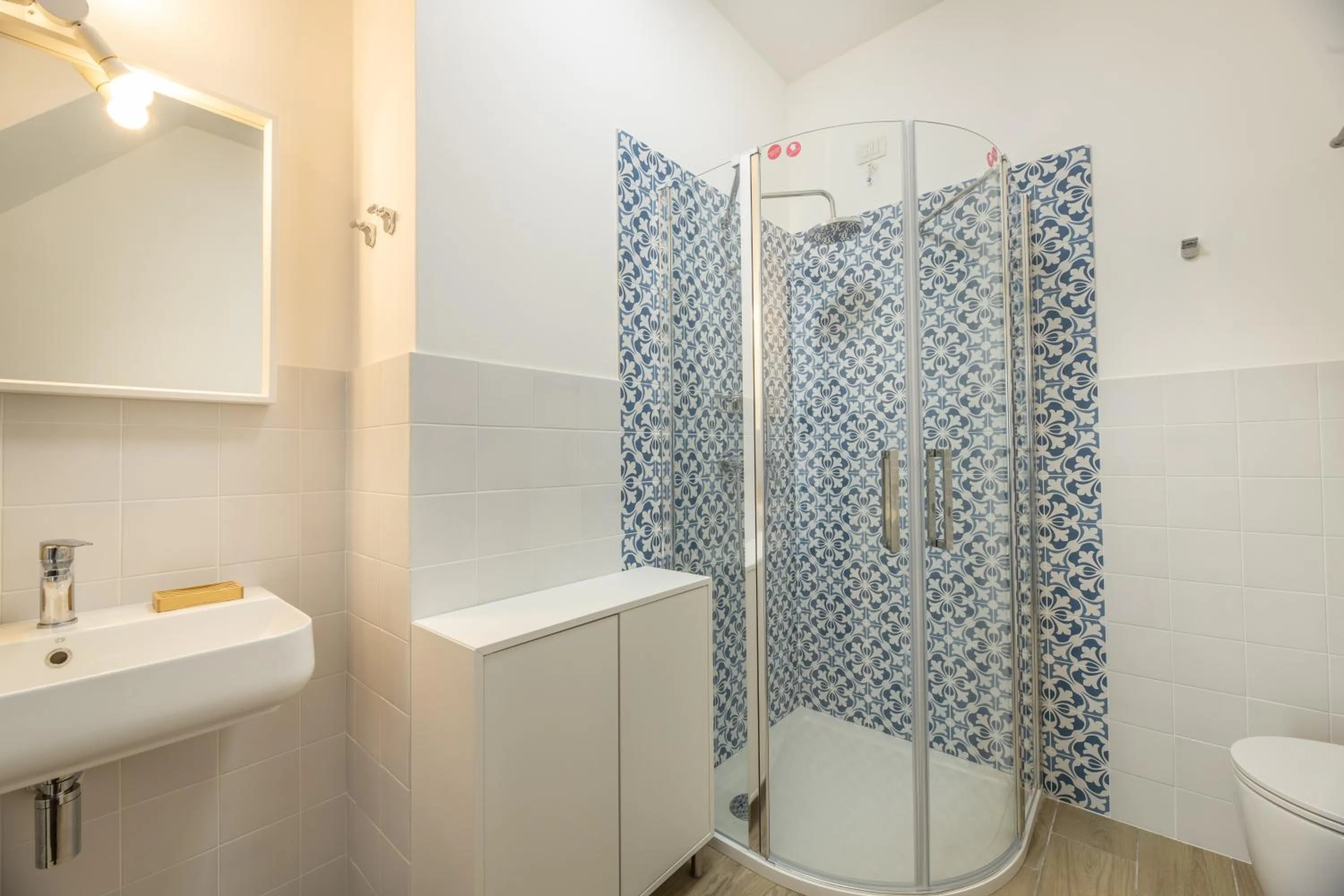 Bathroom in B&BLeucaineout