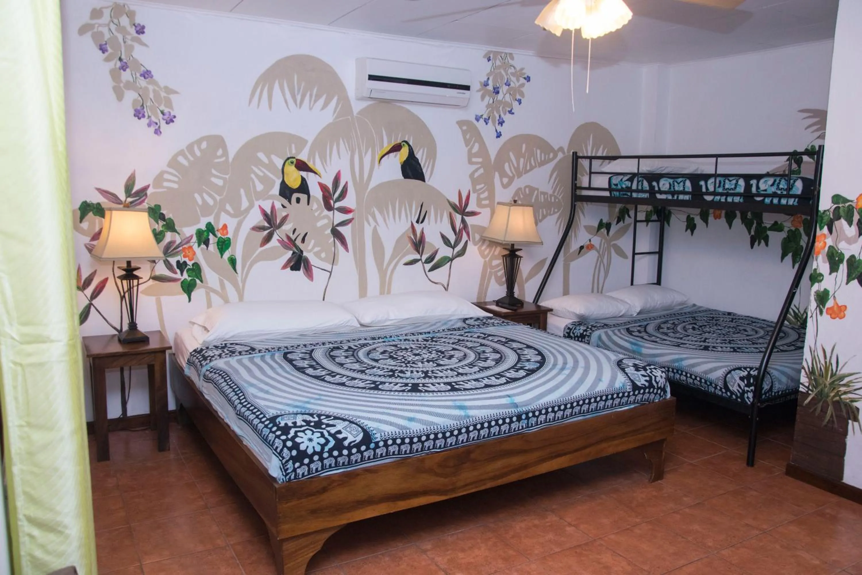 Bed in Jungle Beach Hotel Manuel Antonio