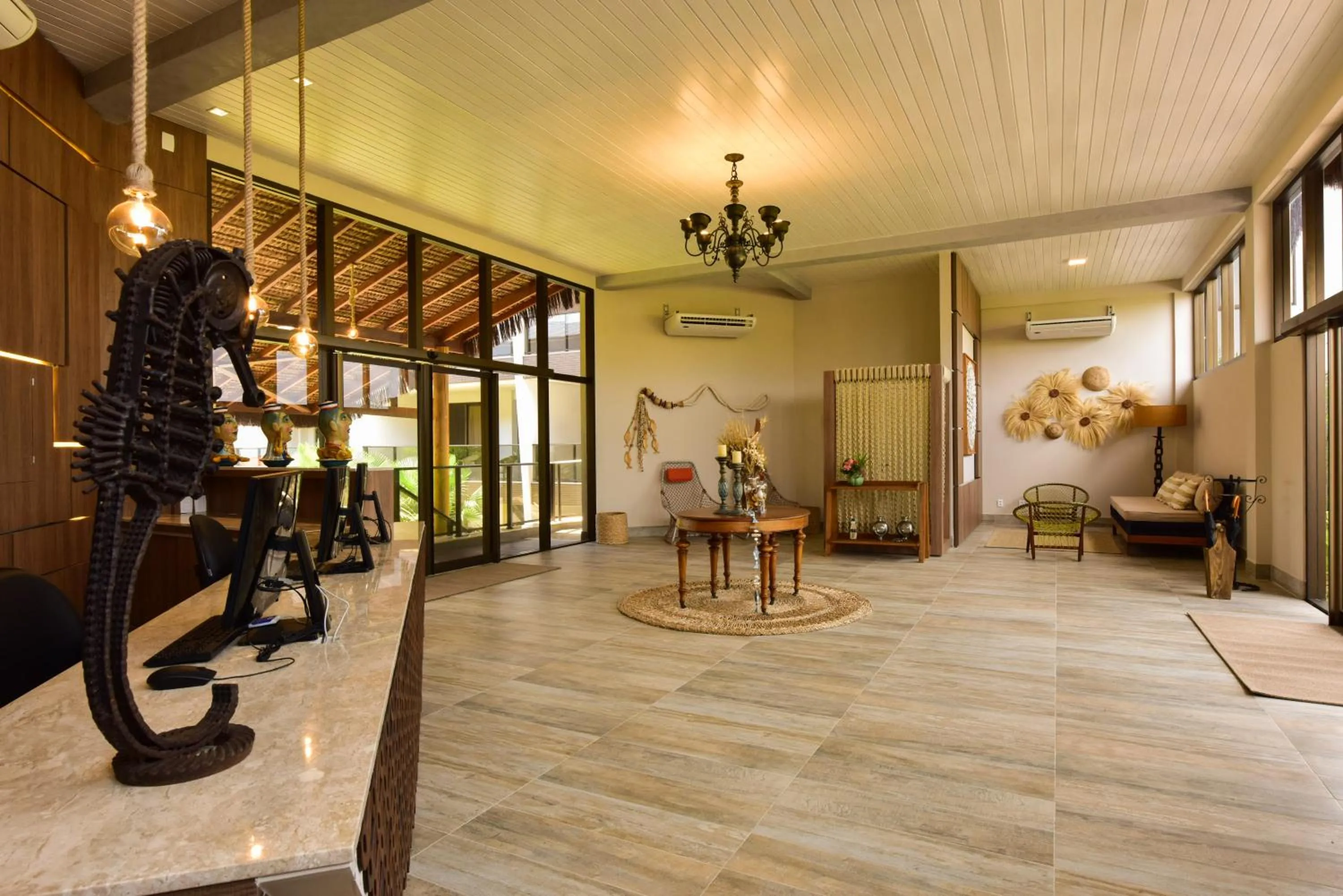 Lobby or reception in Porto das Dunas Boutique Praia Hotel