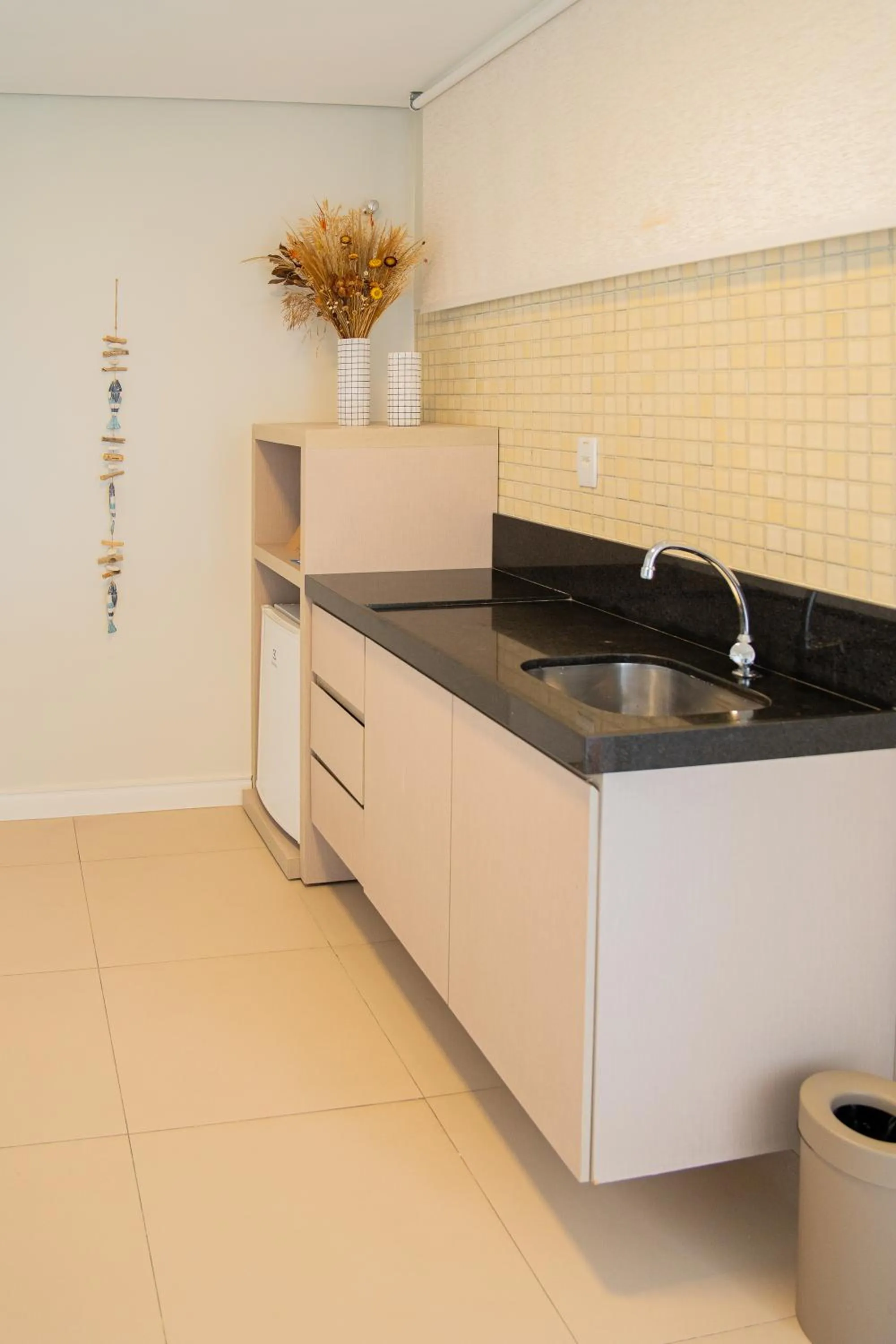 kitchen in Porto das Dunas Boutique Praia Hotel