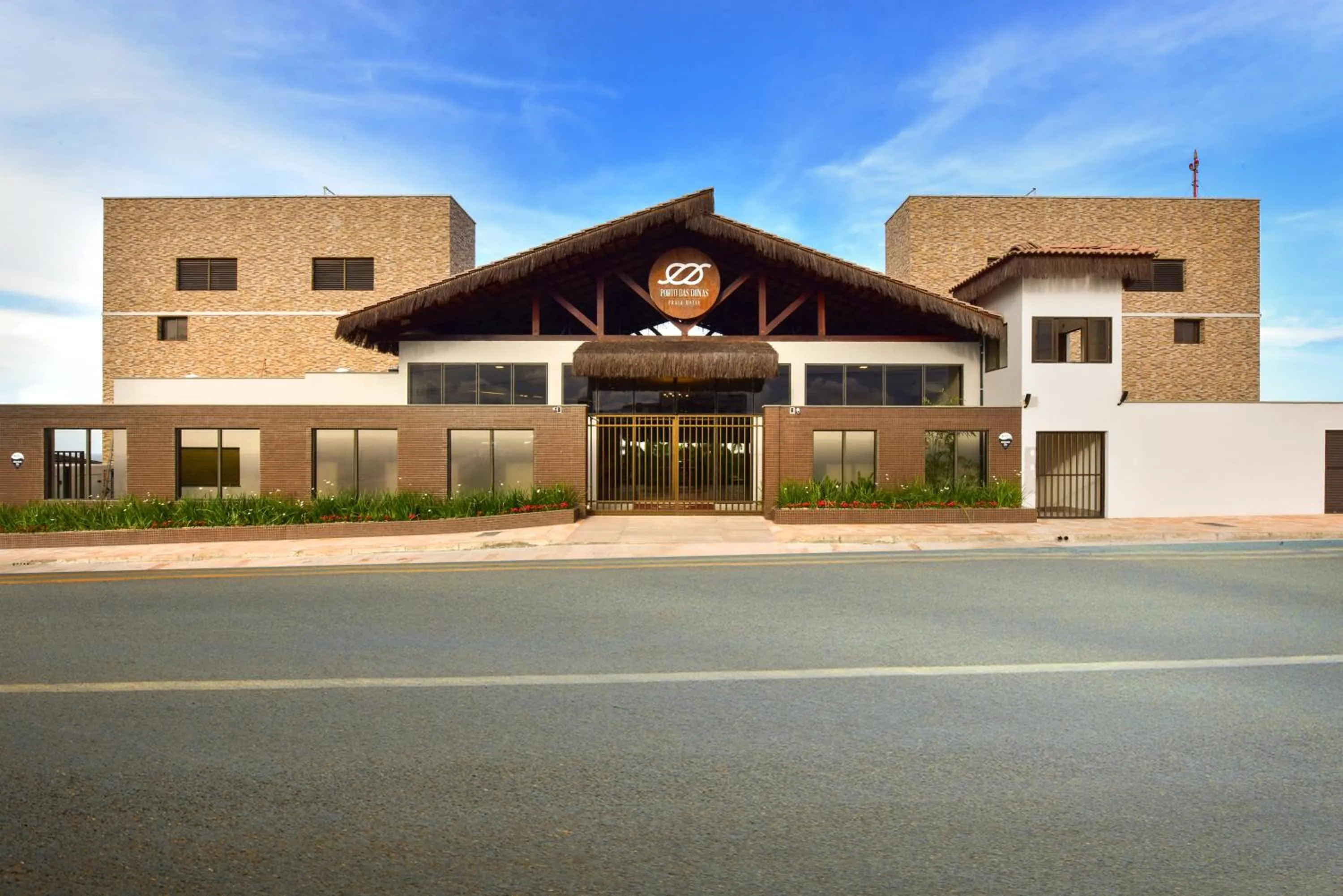 Facade/entrance in Porto das Dunas Boutique Praia Hotel