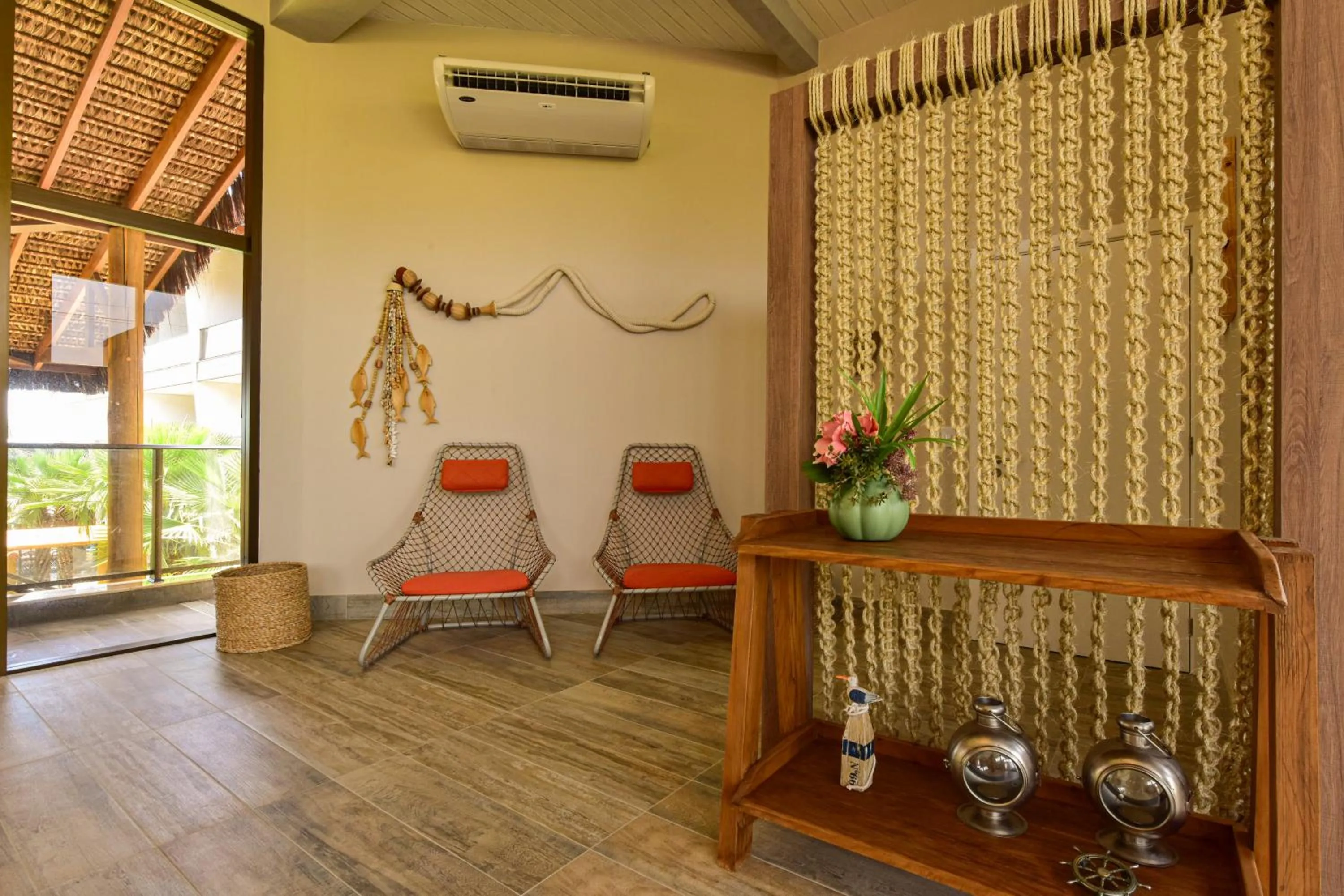 Lobby or reception in Porto das Dunas Boutique Praia Hotel