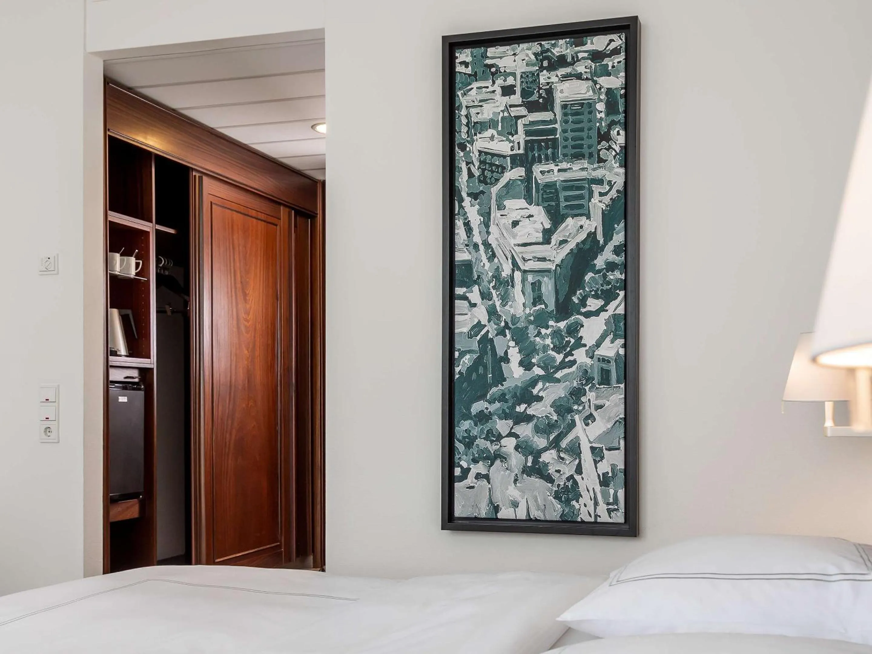 Bedroom, Bed in Dorint Hotel Bremen