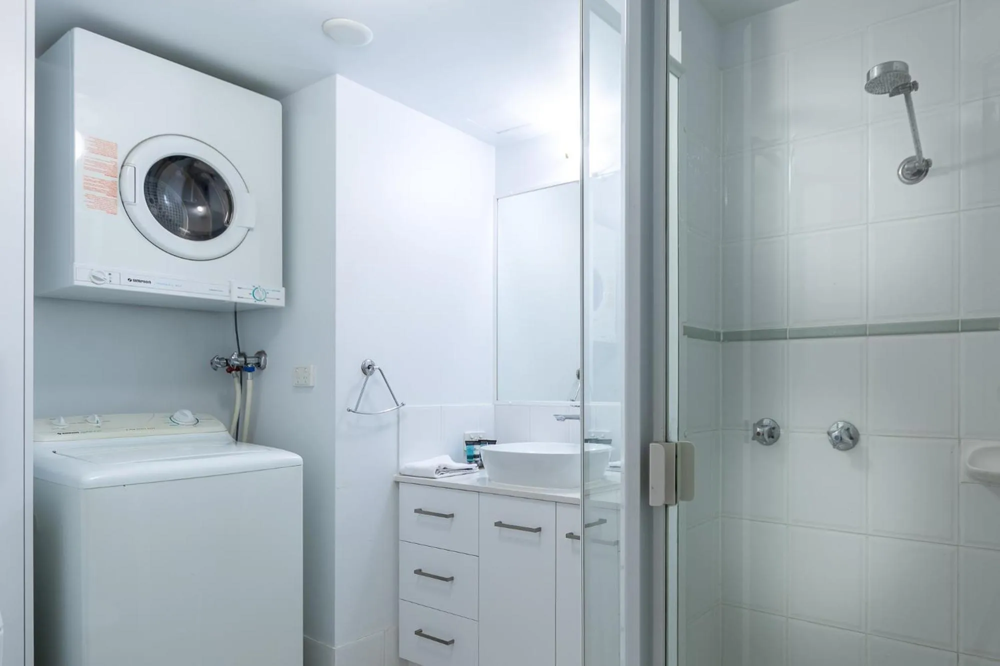 Shower in Goldsborough Place Apartments
