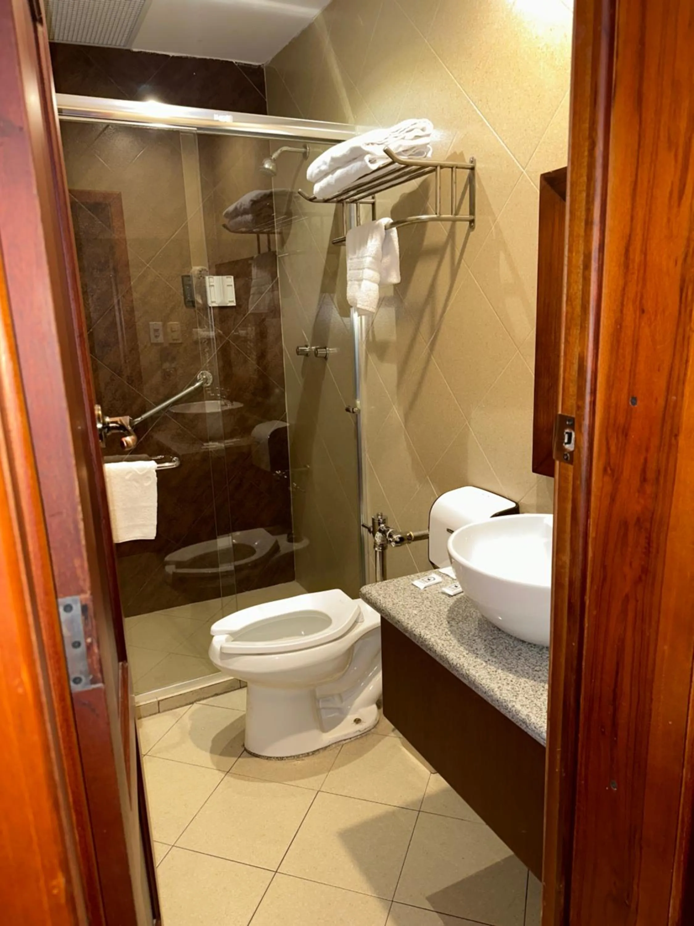 Hotel & Suites El Quijote