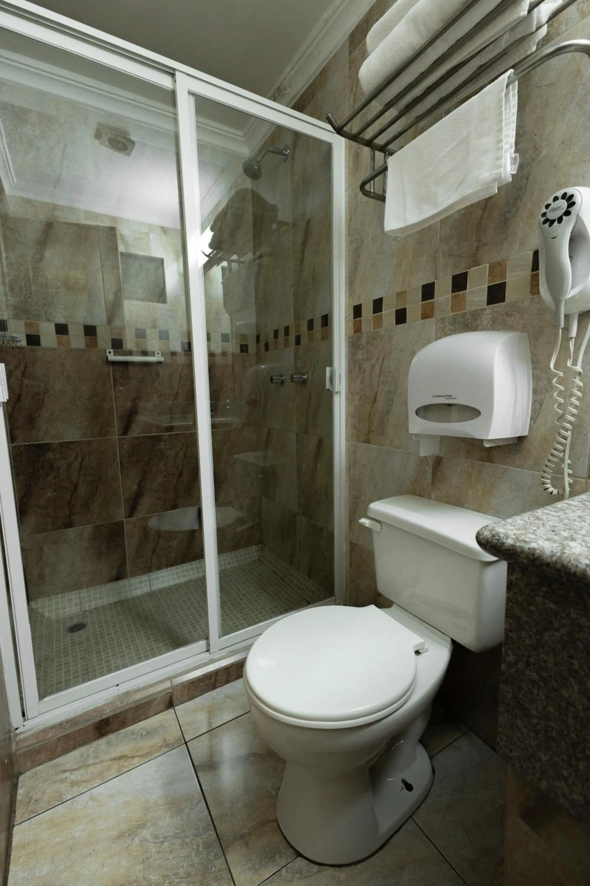 Hotel & Suites El Quijote