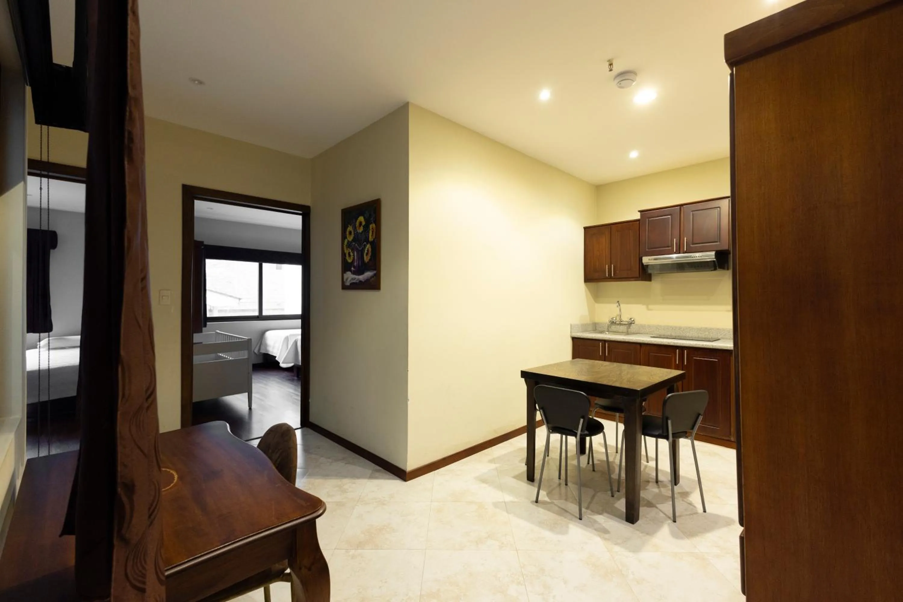 Hotel & Suites El Quijote