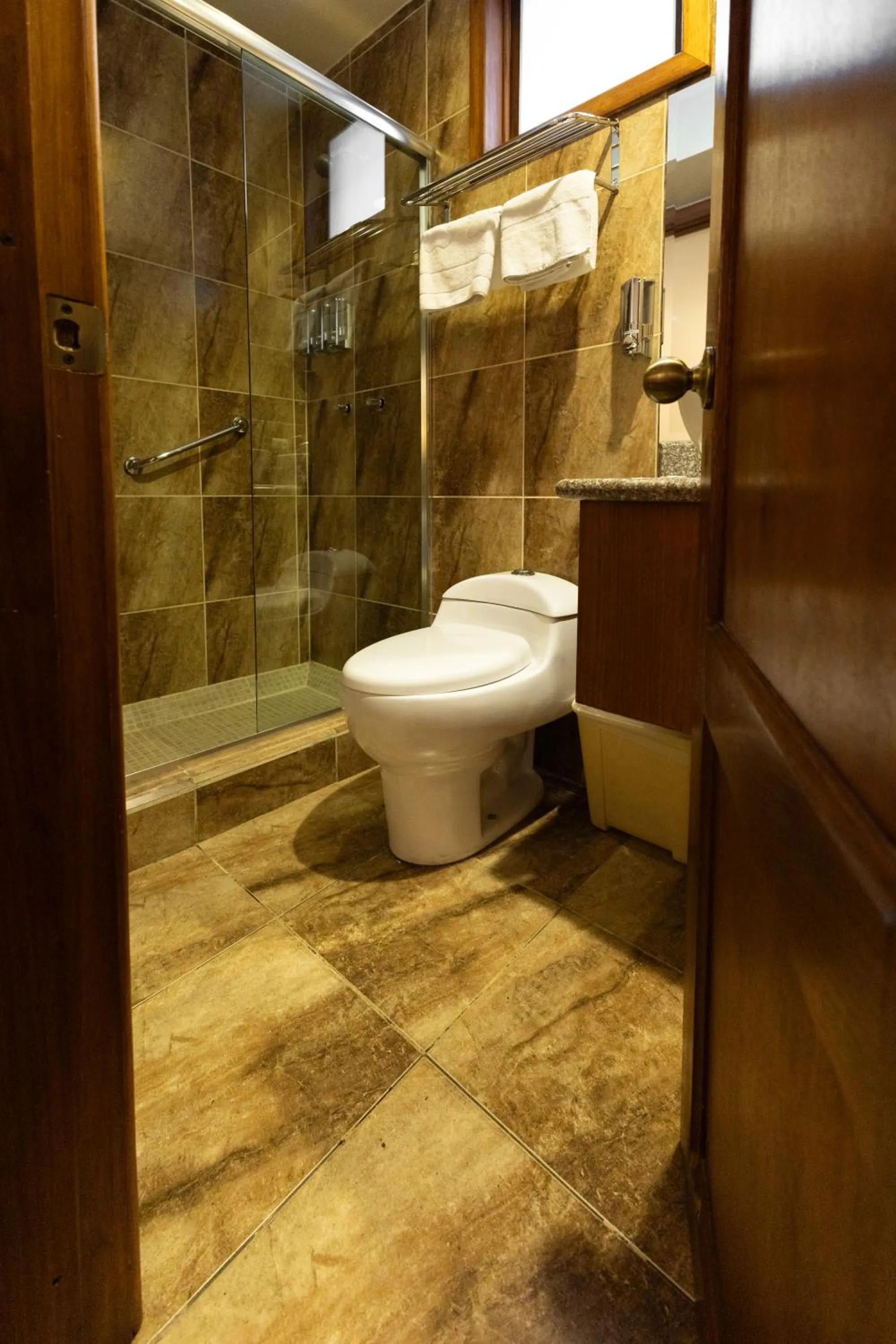 Hotel & Suites El Quijote