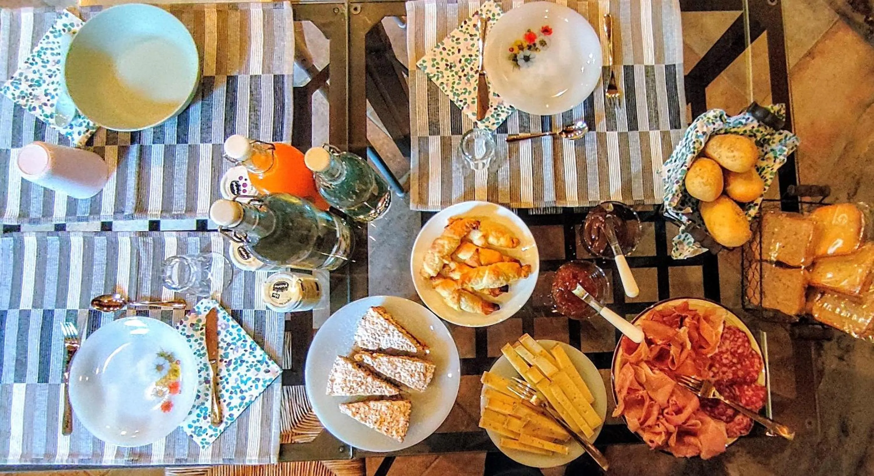 Food and drinks in B&B Al Vecchio Torchio