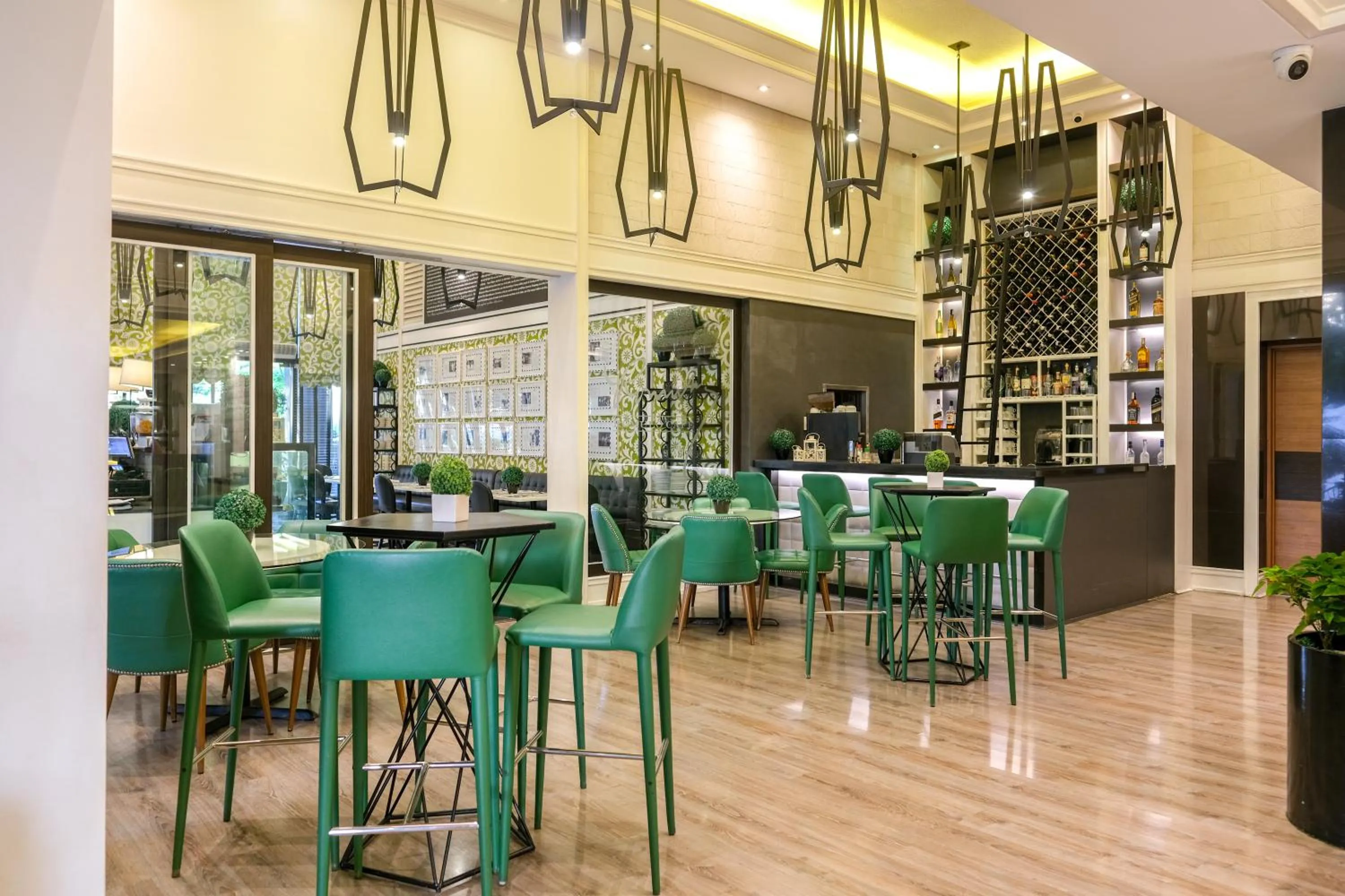 Restaurant/places to eat in Azumi Boutique Hotel