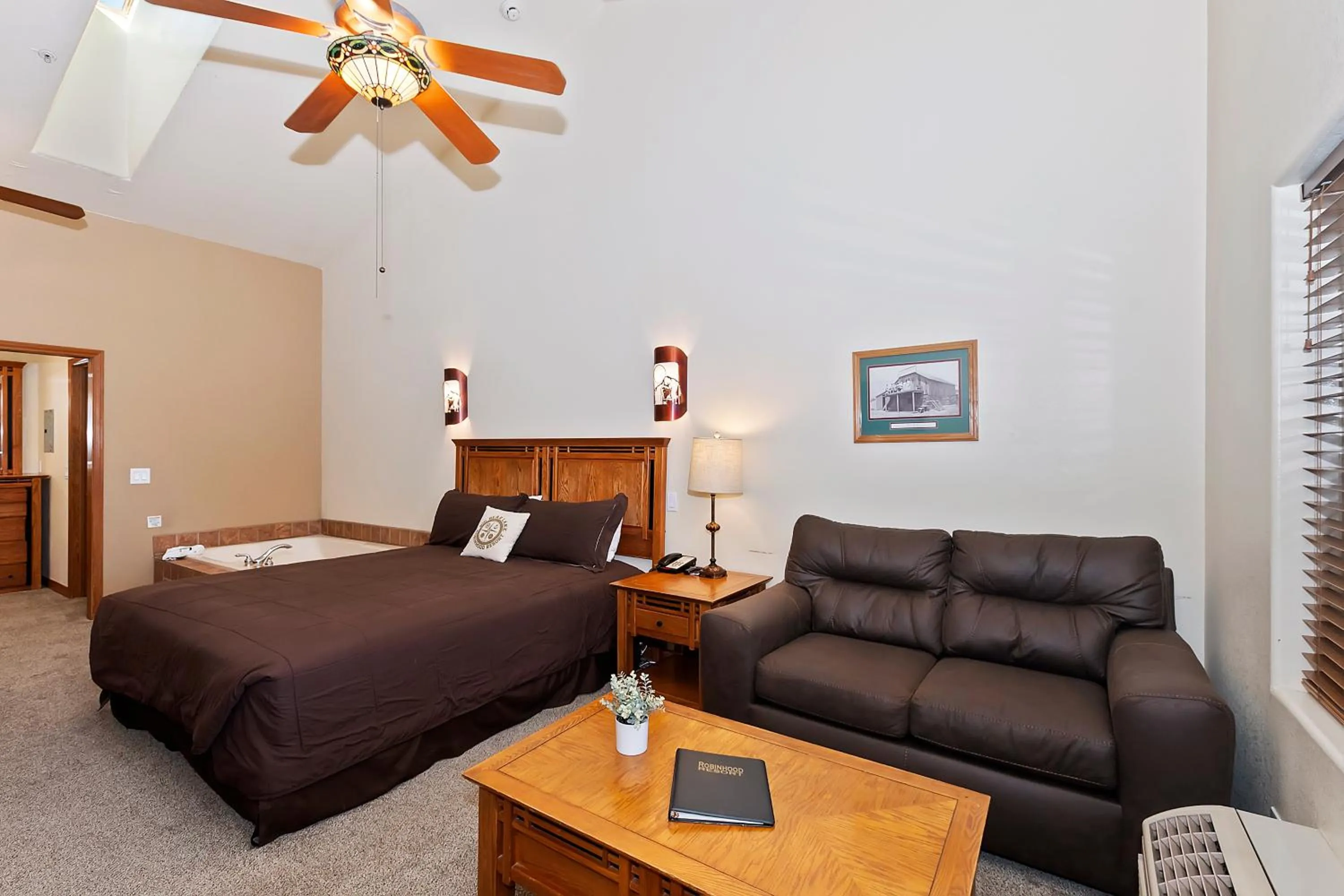 Bedroom, Bed in Robinhood Resort