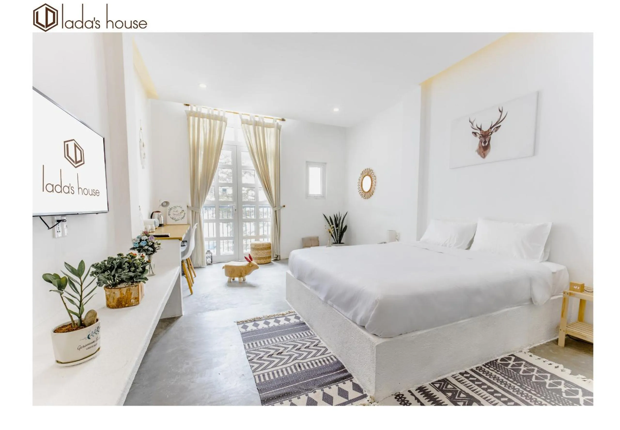 Photo of the whole room, Bed in LaDa's House Da Nang