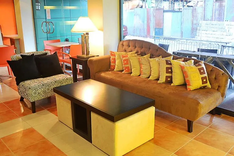 Restaurant/places to eat in DM Residente Hotel Inns & Villas