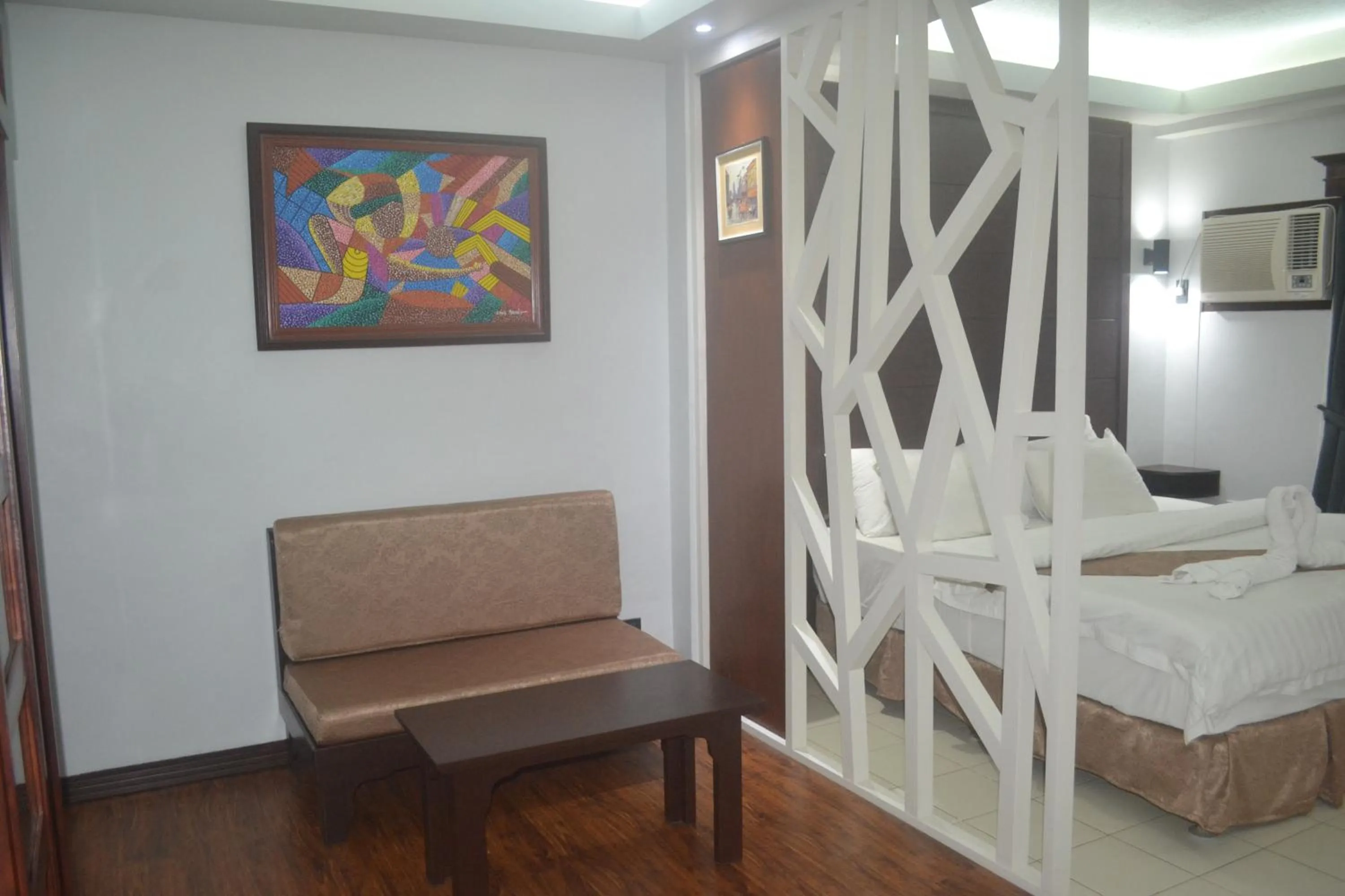 Photo of the whole room, Bed in DM Residente Hotel Inns & Villas