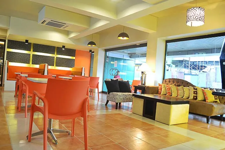 Restaurant/places to eat in DM Residente Hotel Inns & Villas