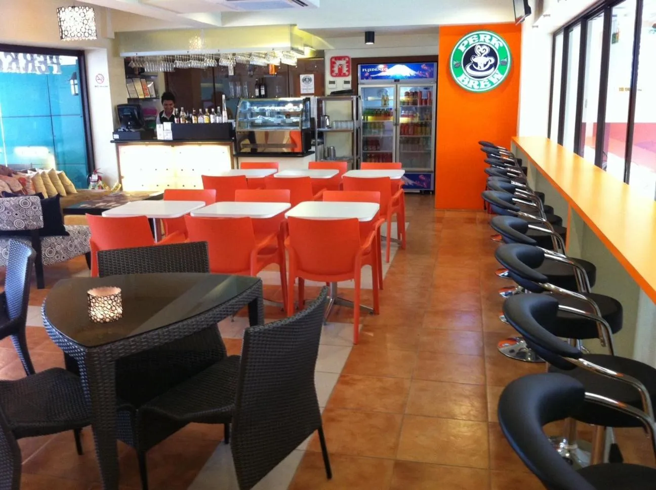 Restaurant/places to eat in DM Residente Hotel Inns & Villas