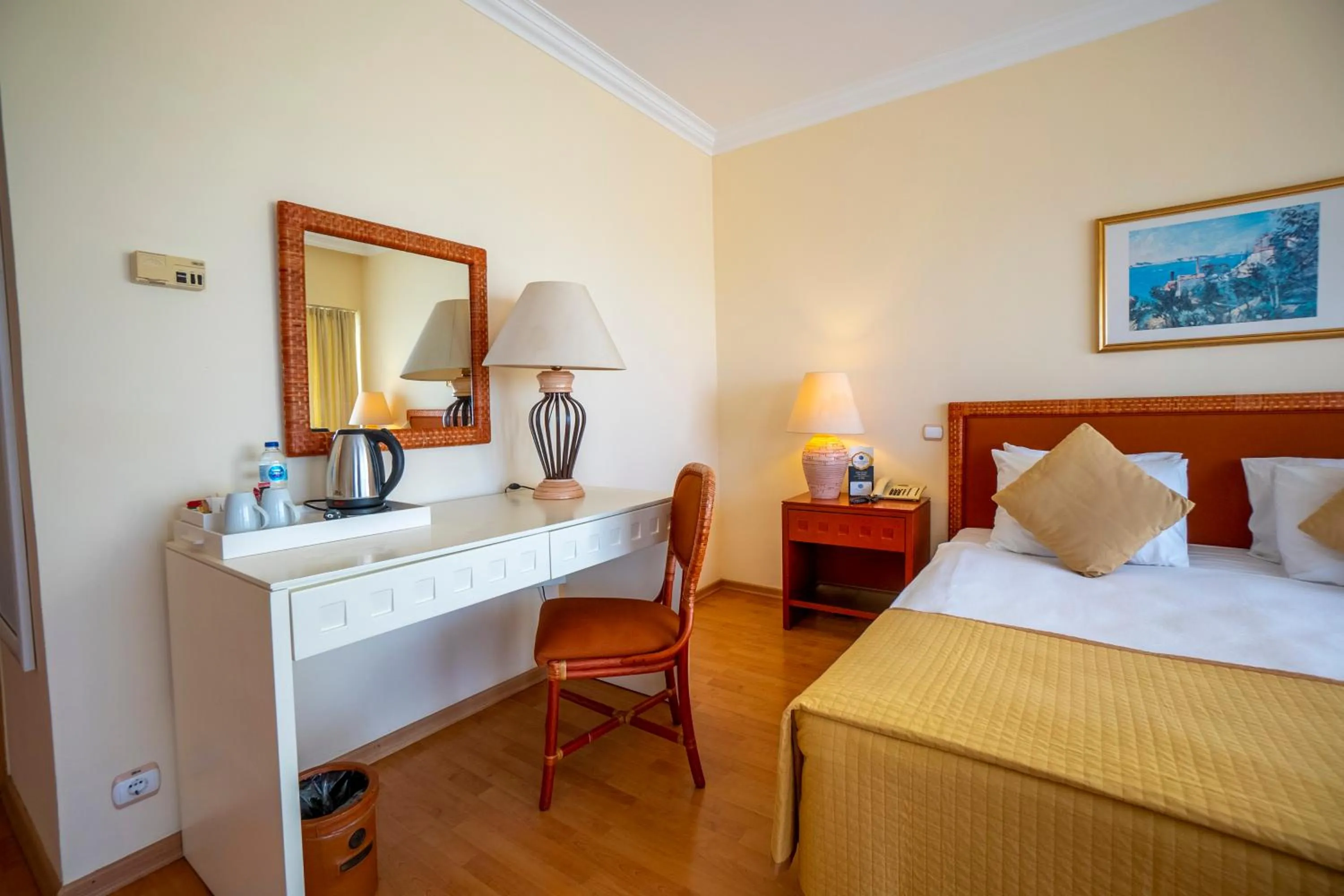 Photo of the whole room, Bed in Presa Di Finica Hotel