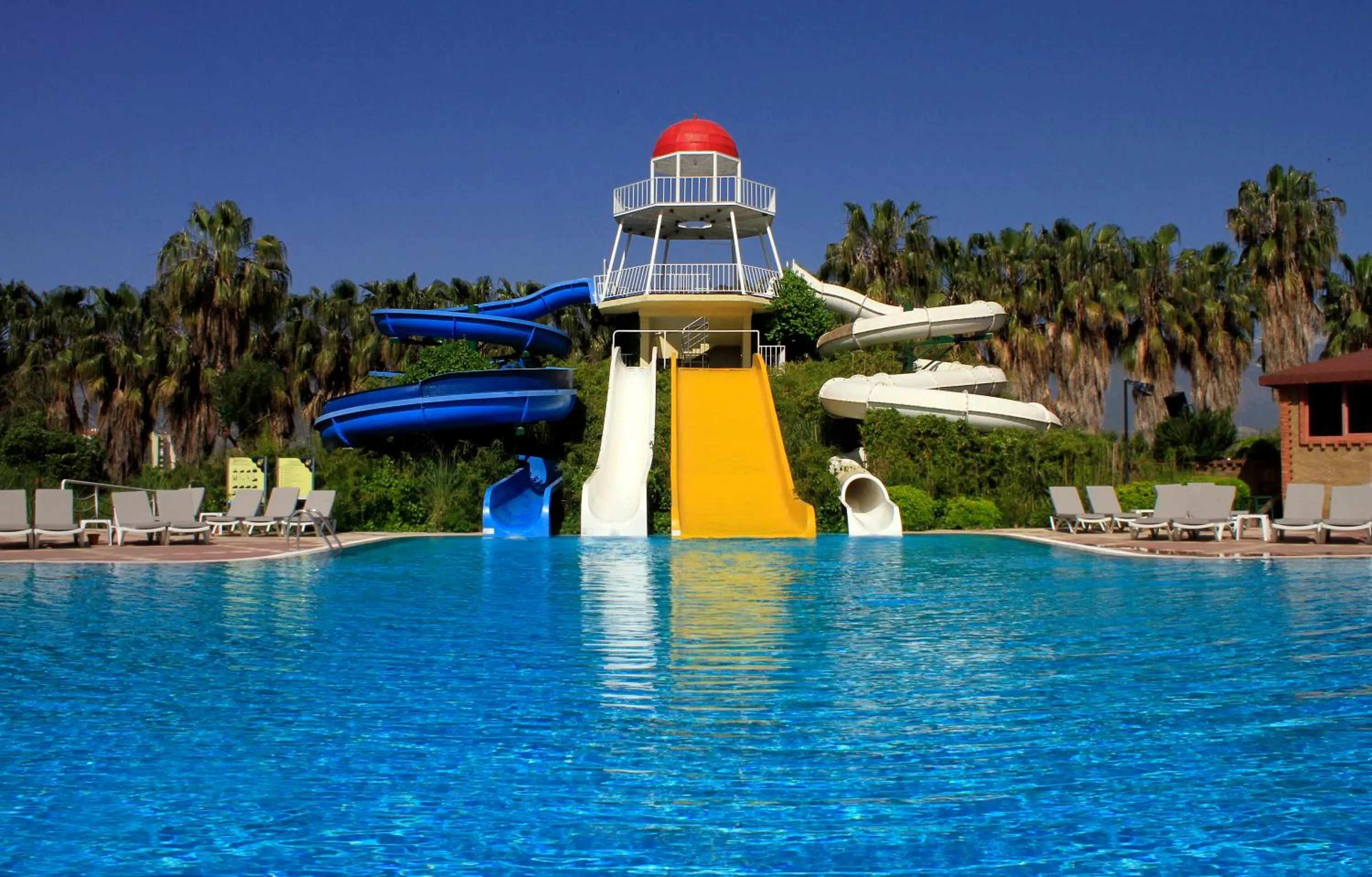 Swimming pool in Presa Di Finica Hotel