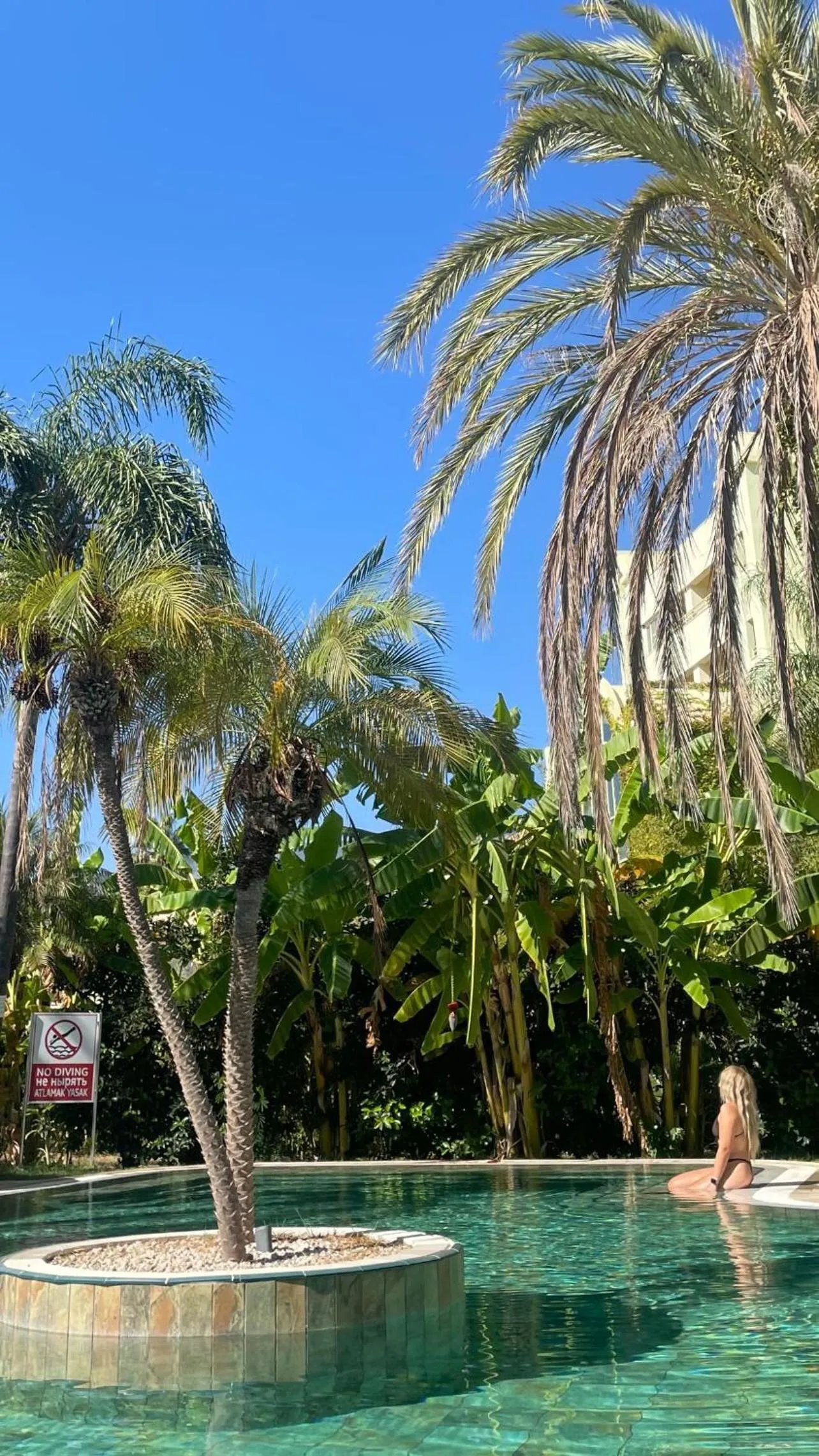 Swimming pool in Presa Di Finica Hotel