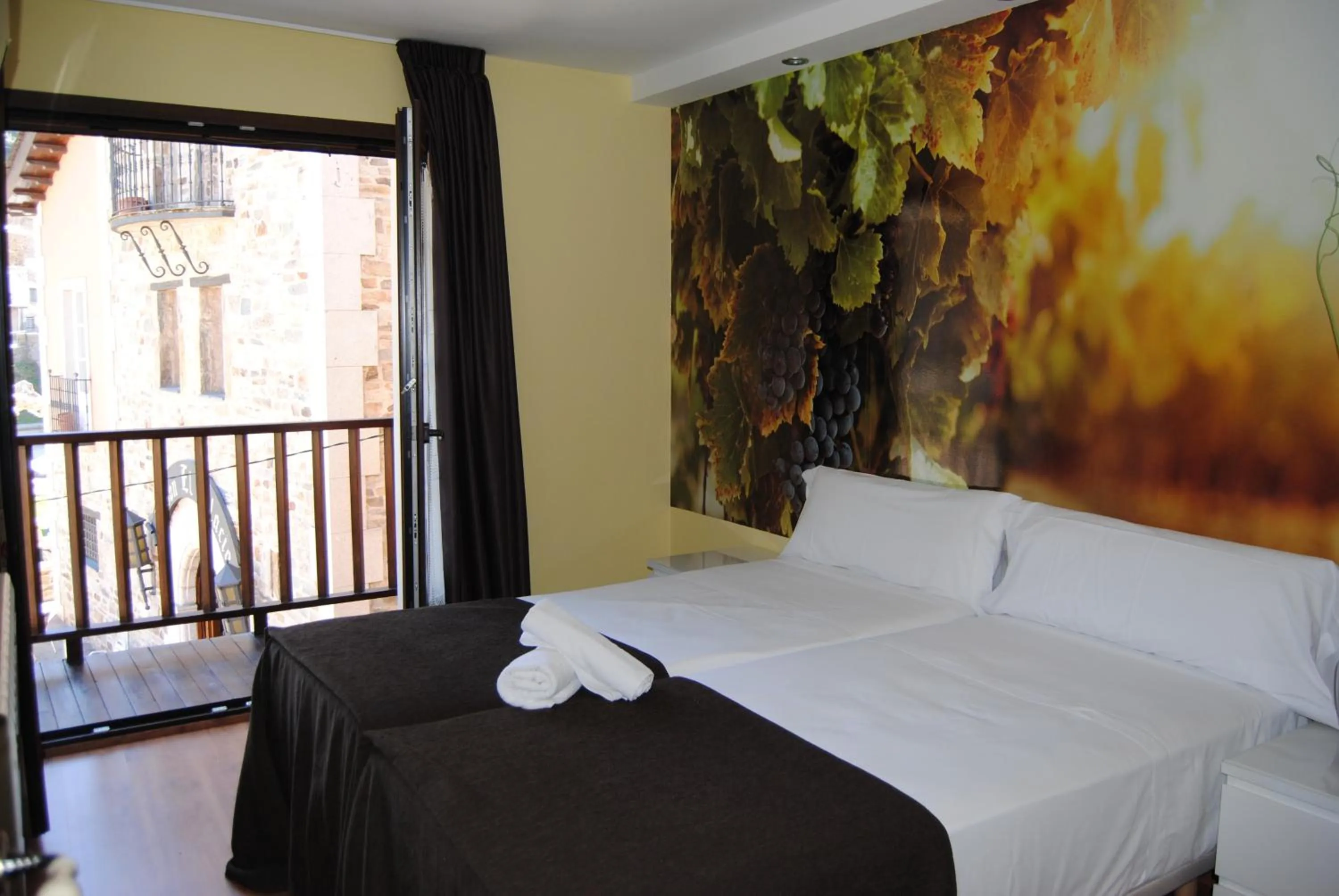 Bed in The Way Hotel Molinaseca