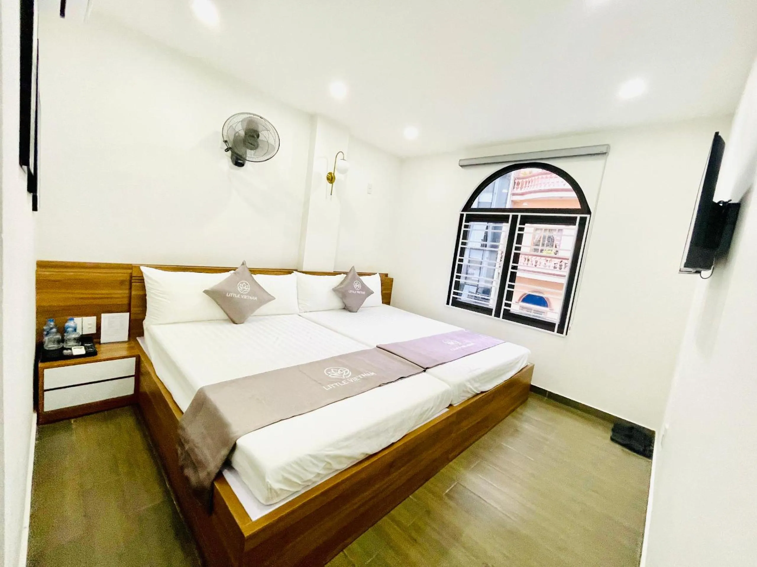 Bed in Little Vietnam Hotel - Cát Bà