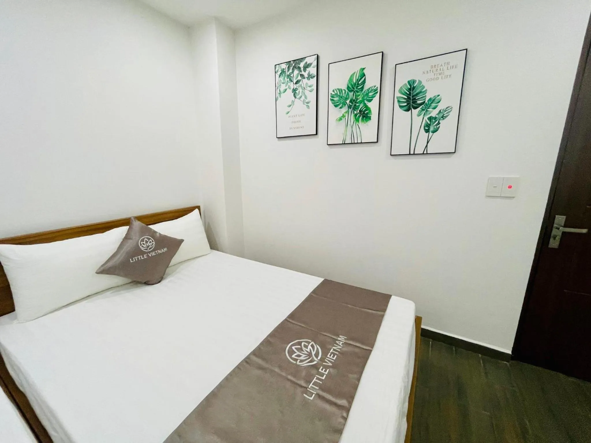 Bedroom, Bed in Little Vietnam Hotel - Cát Bà