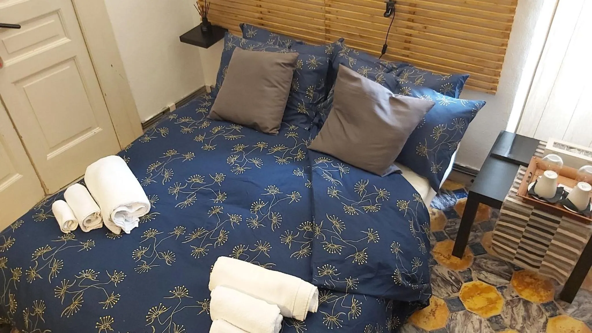 Bedroom, Bed in dimora aganoor business suite