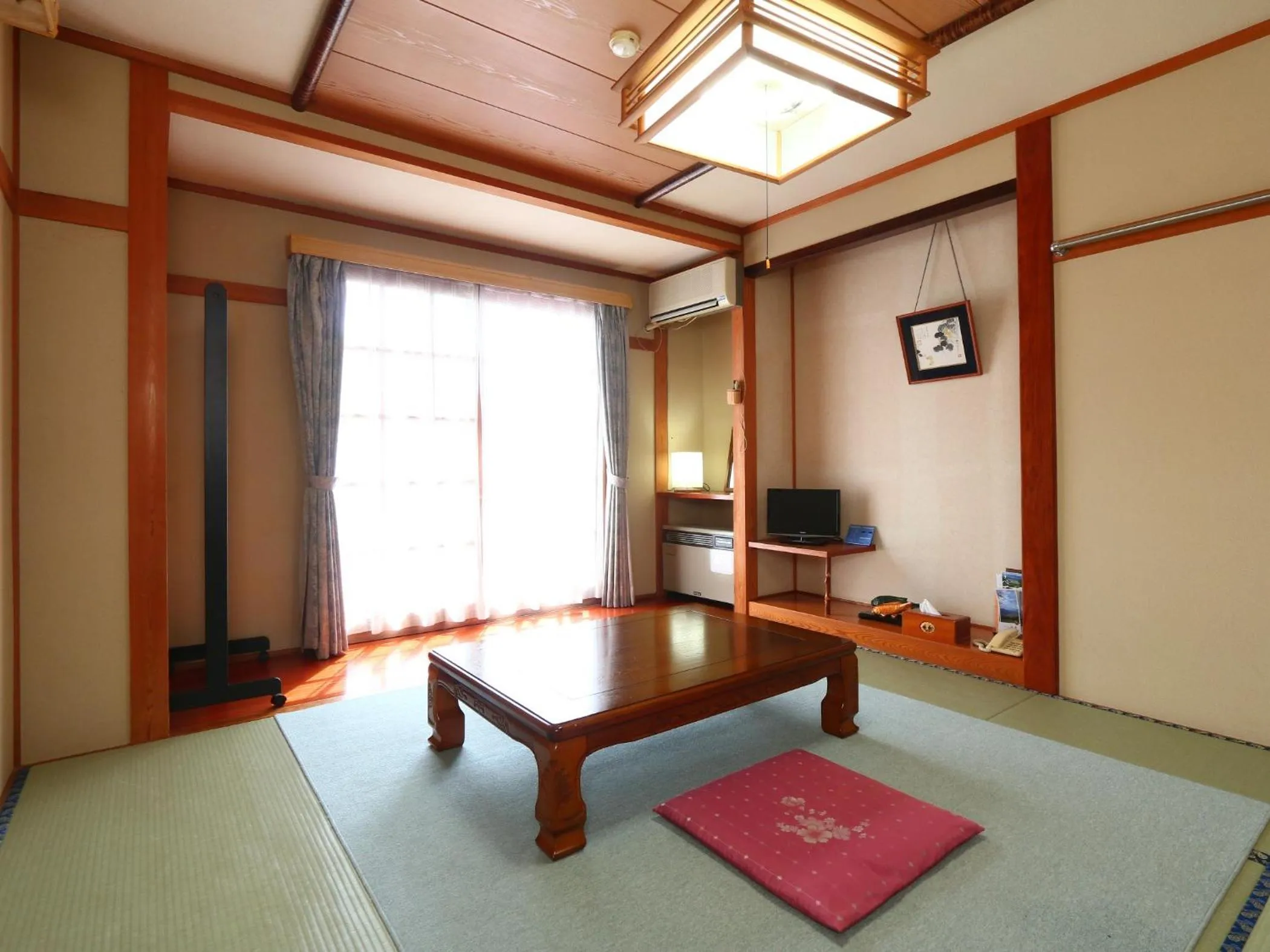 Photo of the whole room, Bed in Ikemoto
