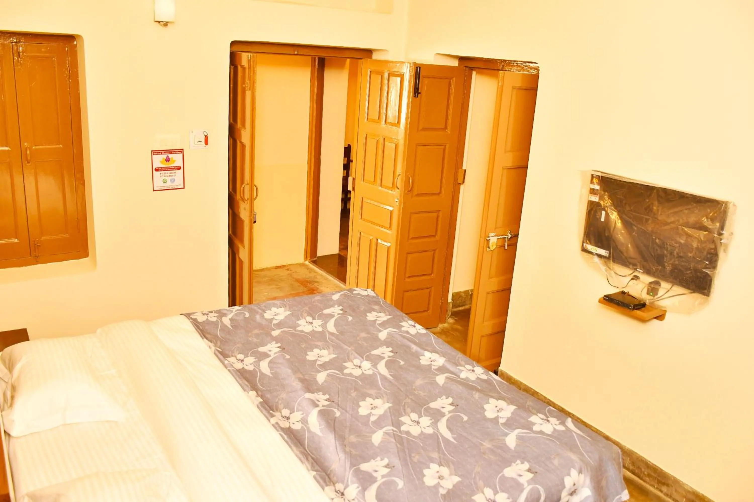 Bed in Gobind Bhawan Heritage Hotel