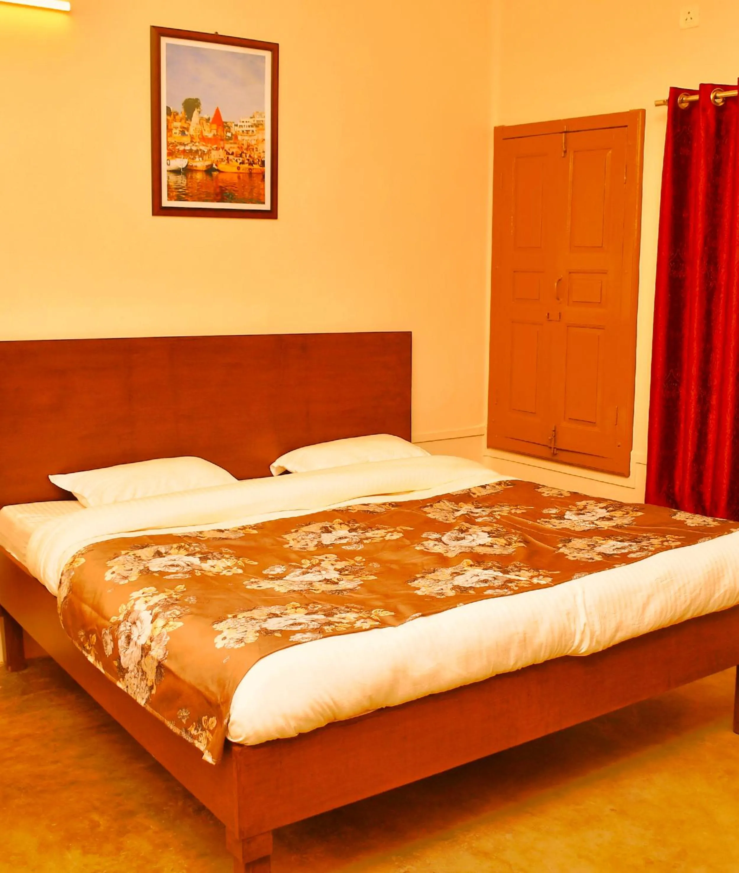 Bed in Gobind Bhawan Heritage Hotel