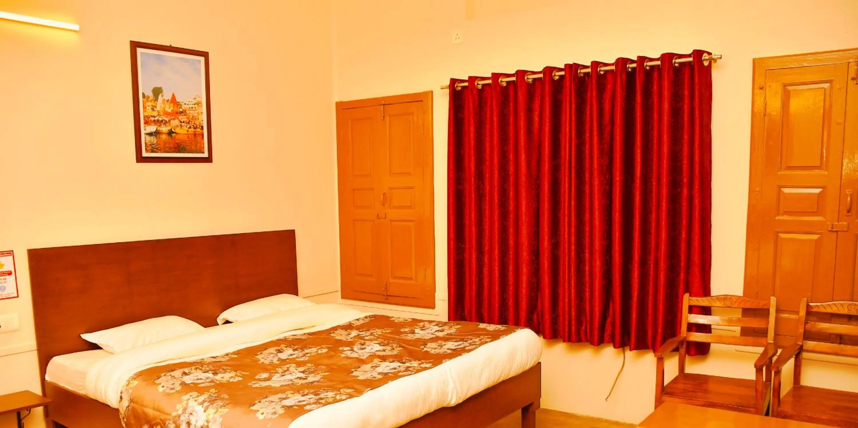 Bed in Gobind Bhawan Heritage Hotel