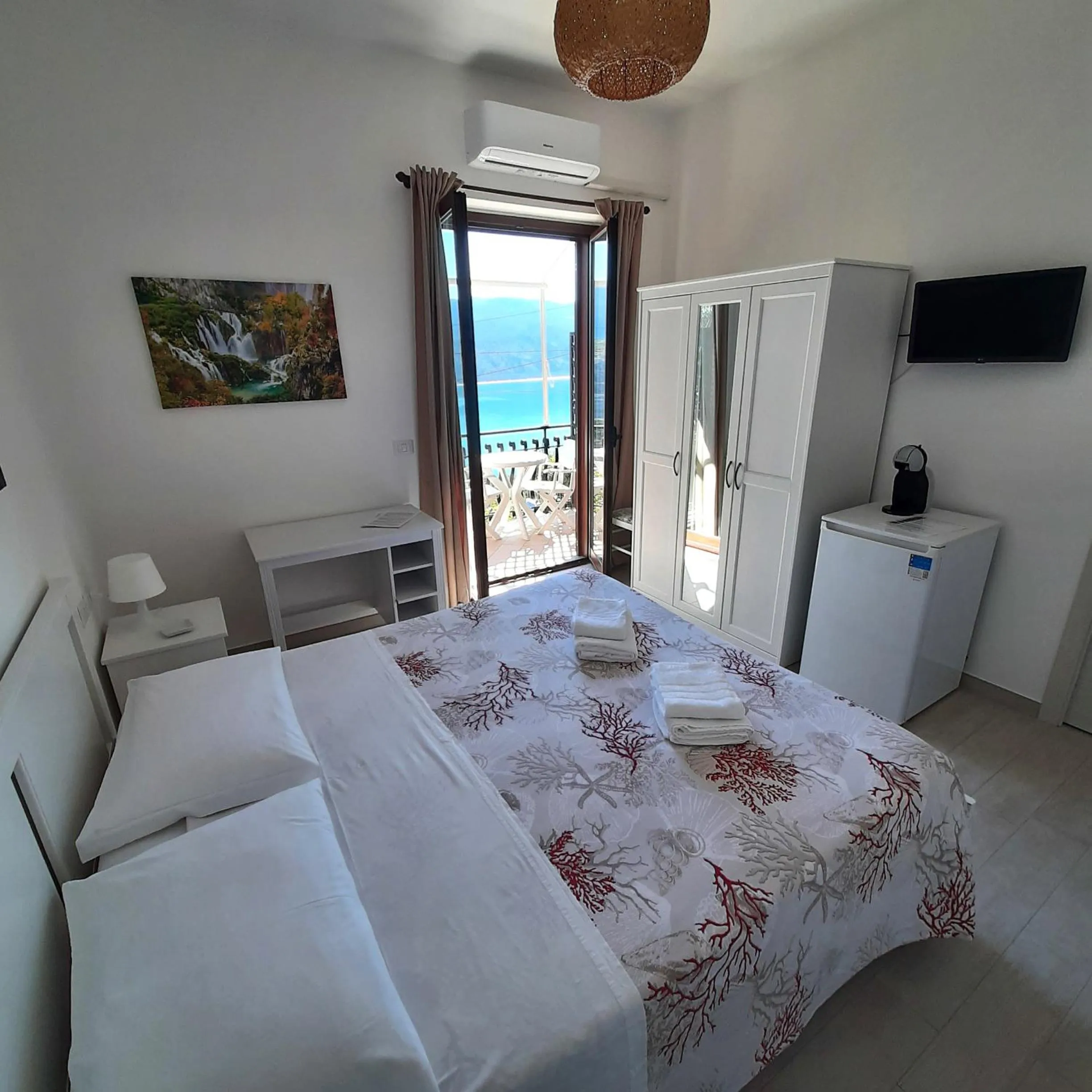 View (from property/room), Bed in B&B La Carminella