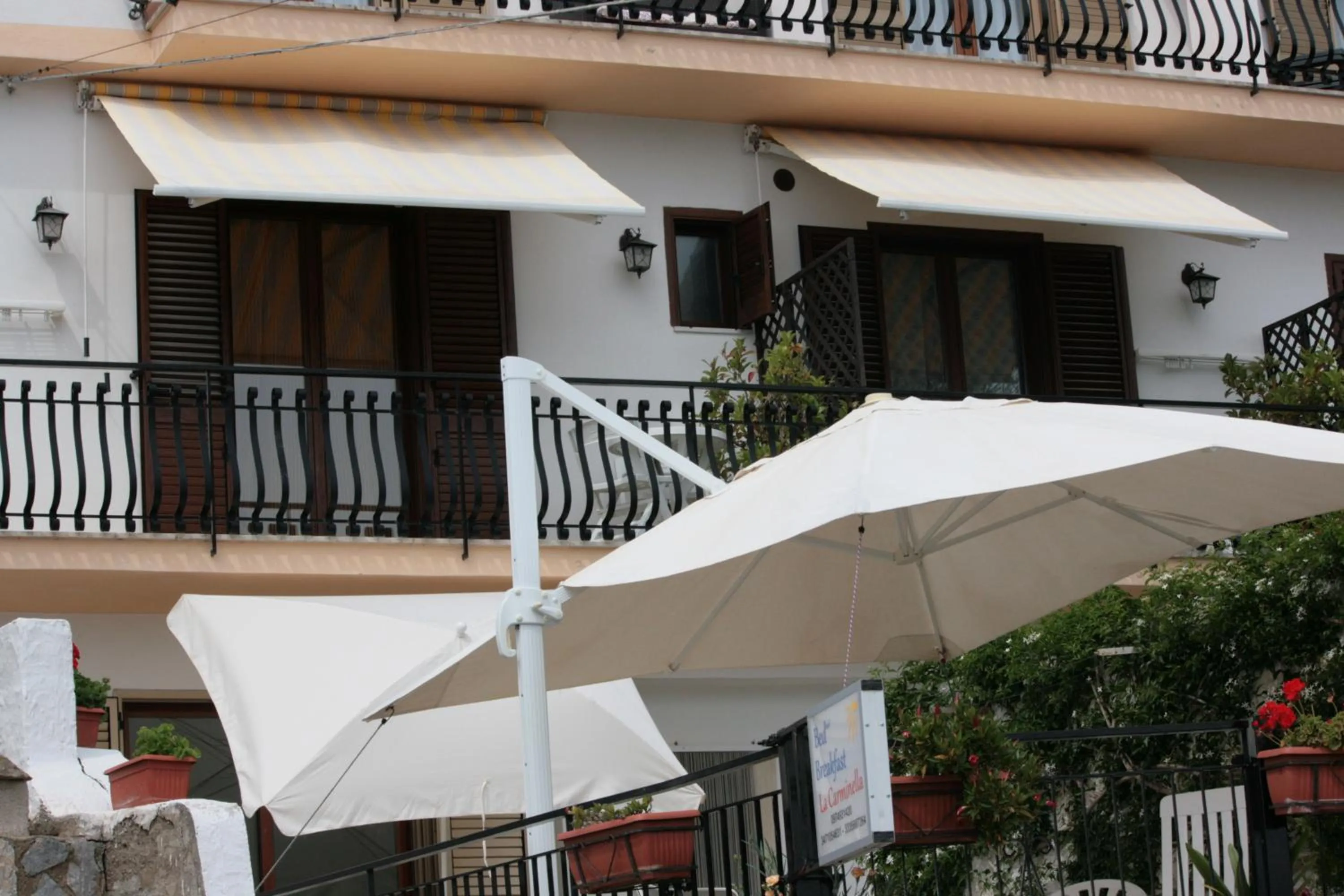 Facade/entrance in B&B La Carminella